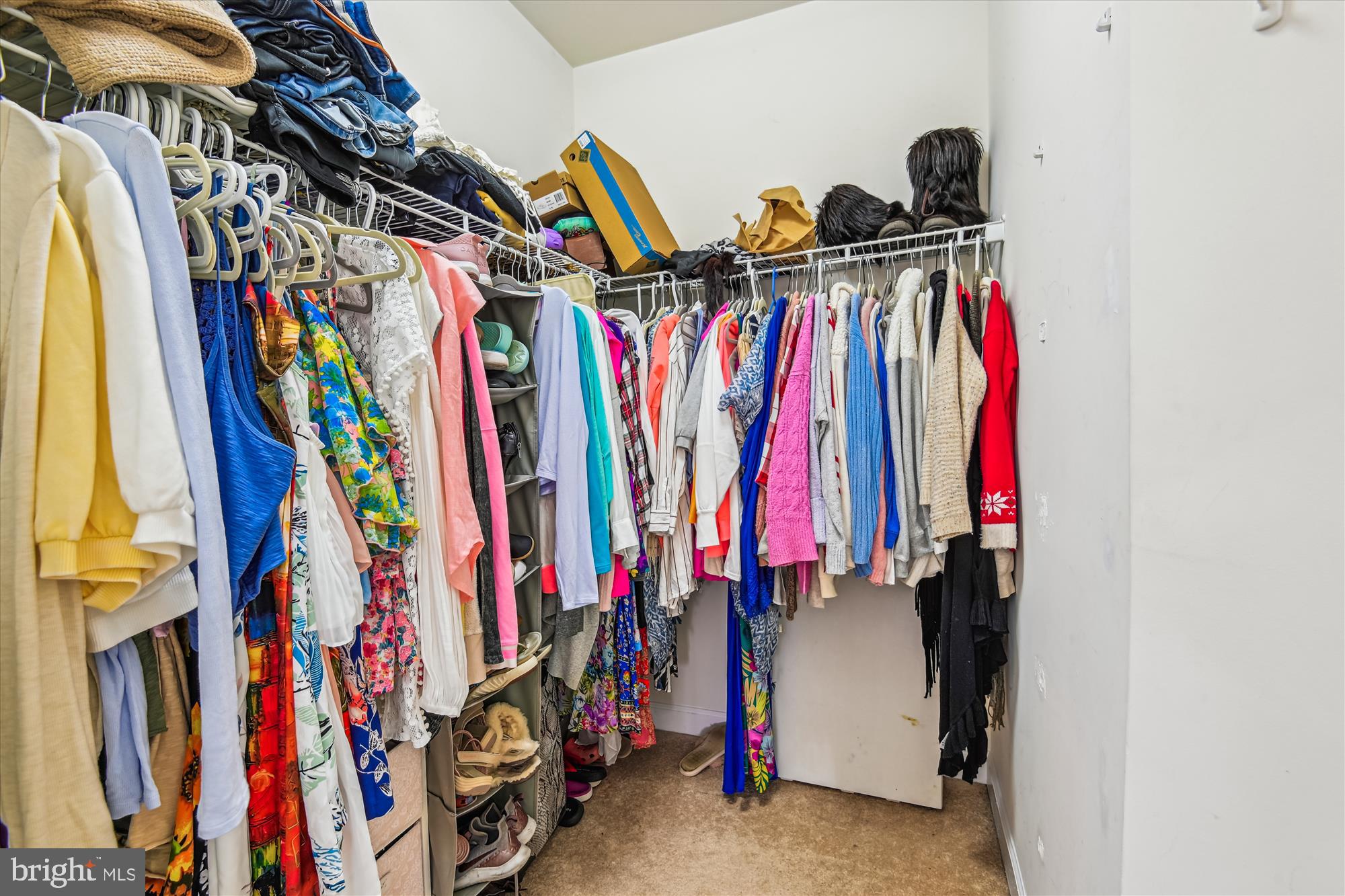 FOUR SEASONS - Residential Lease