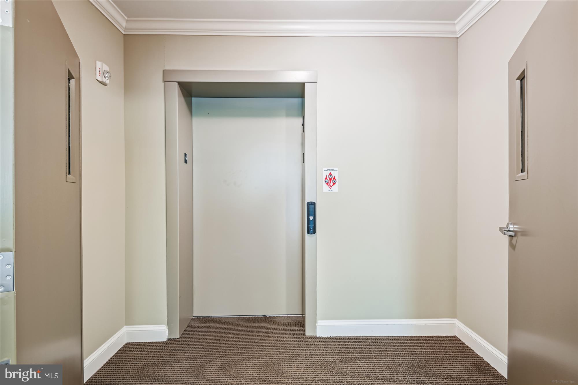 FOUR SEASONS - Residential Lease