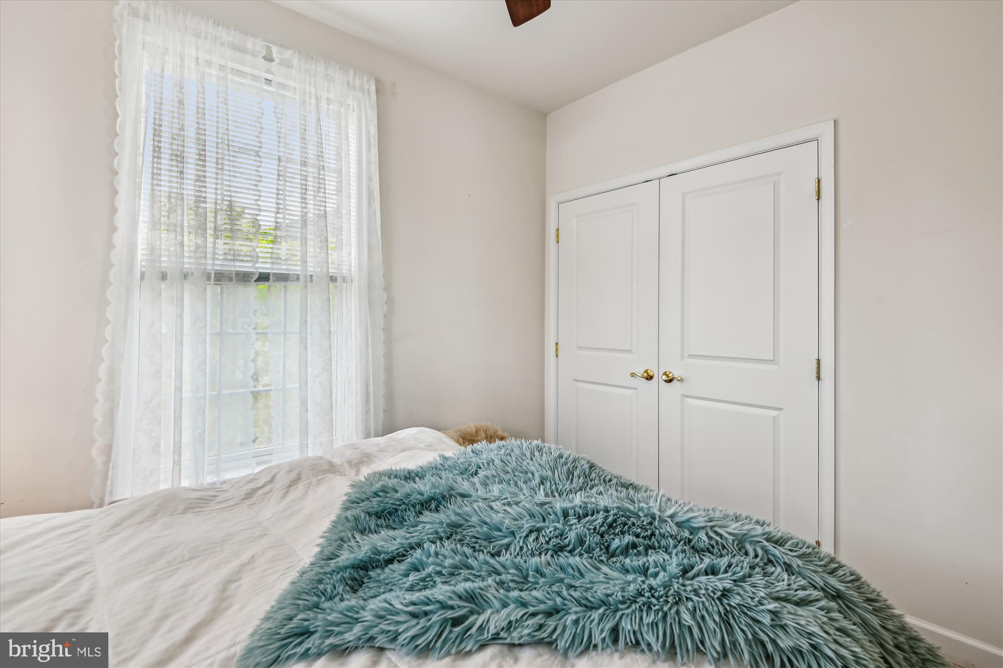 FOUR SEASONS - Residential Lease