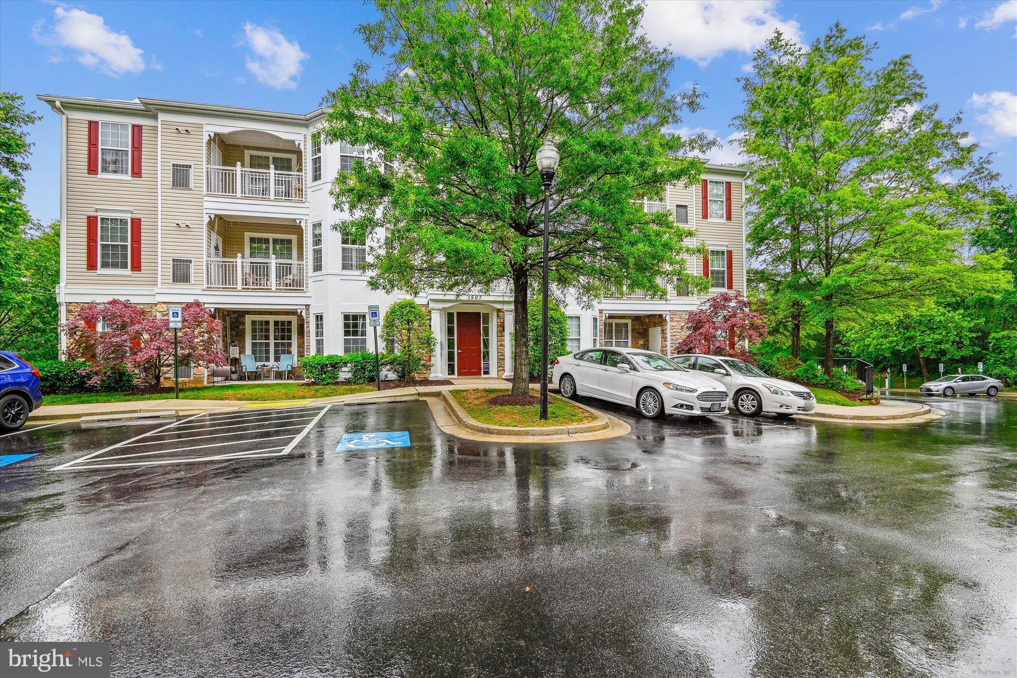 FOUR SEASONS - Residential Lease