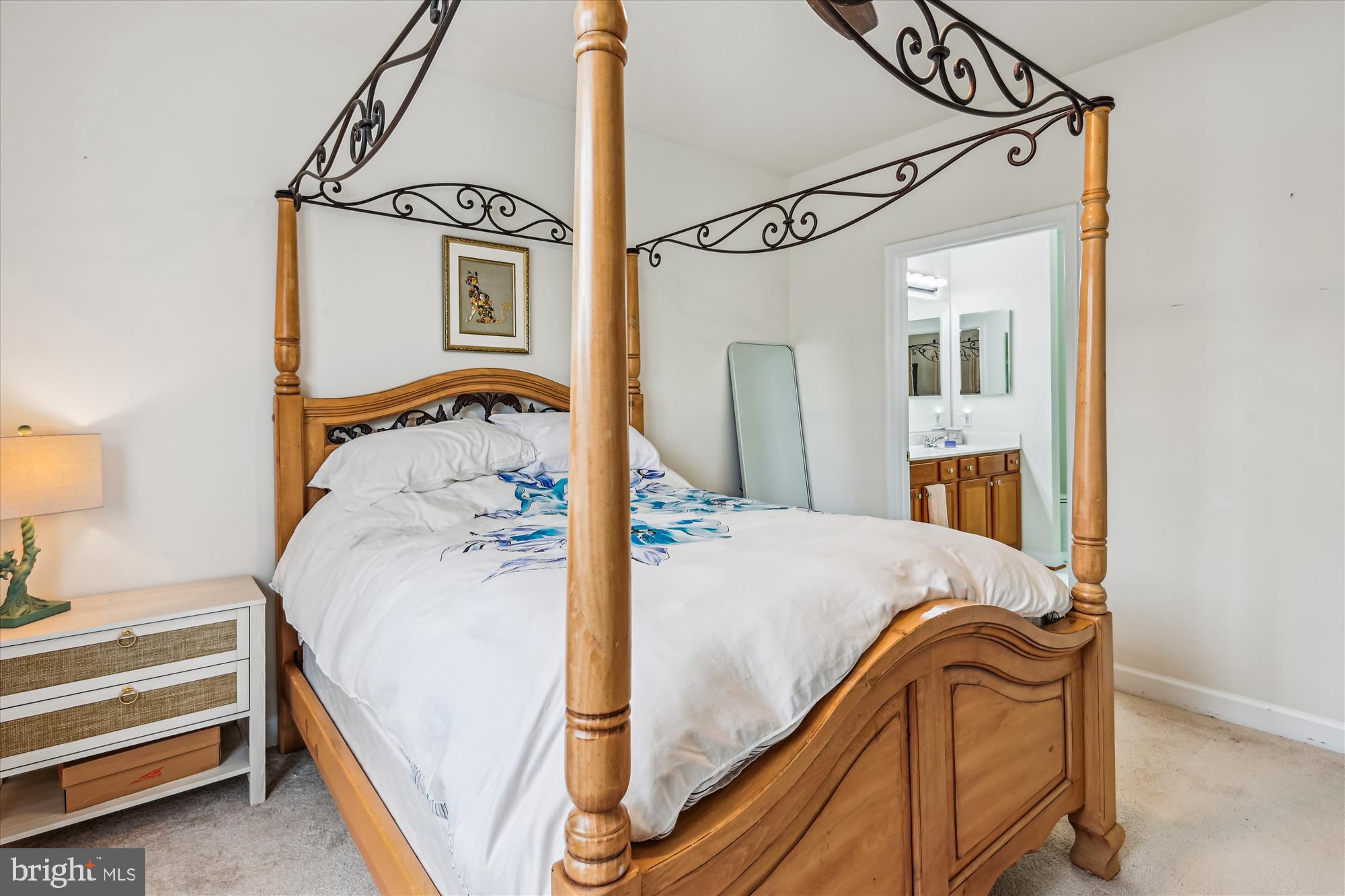 FOUR SEASONS - Residential Lease