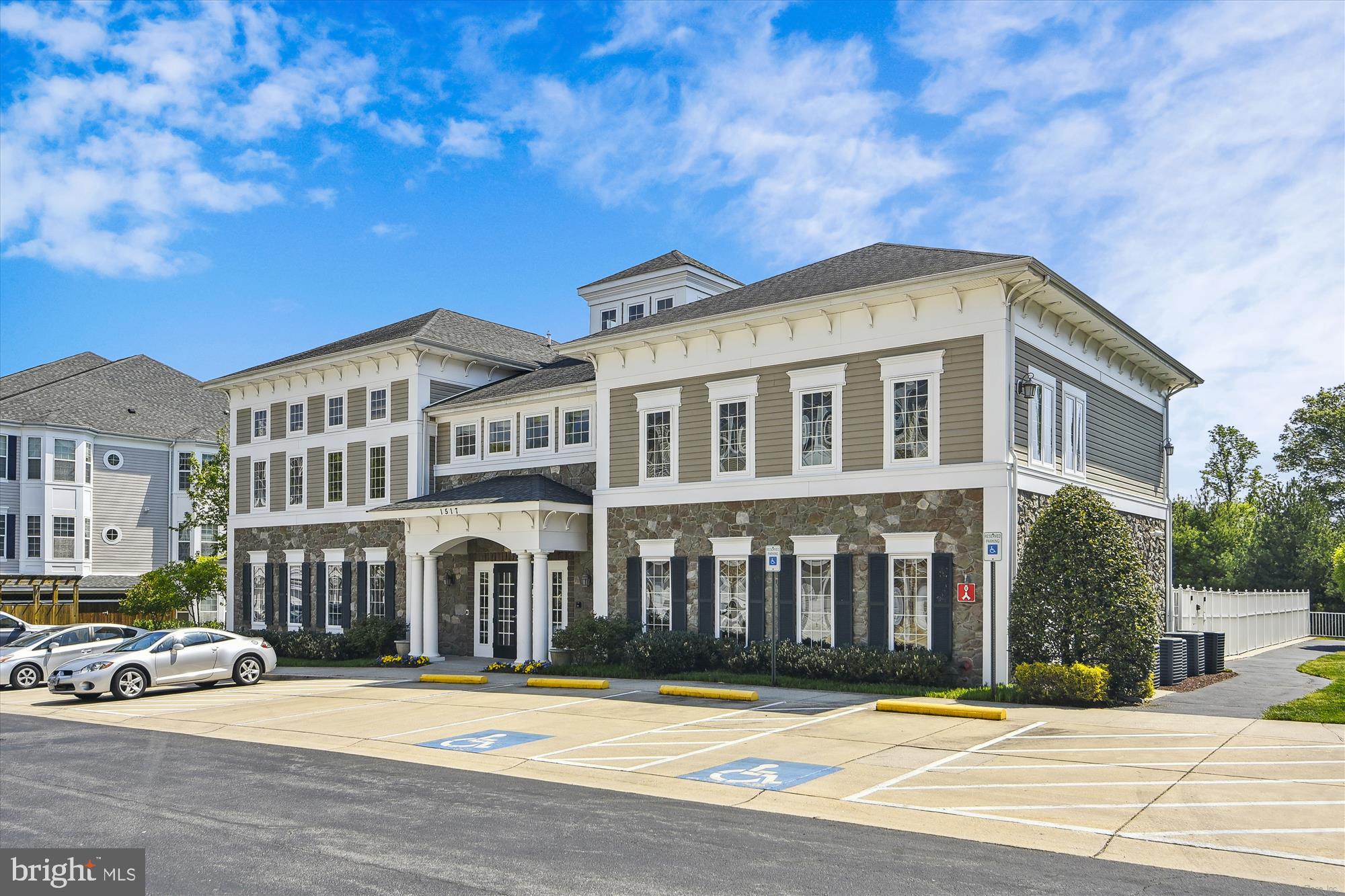 FOUR SEASONS - Residential Lease