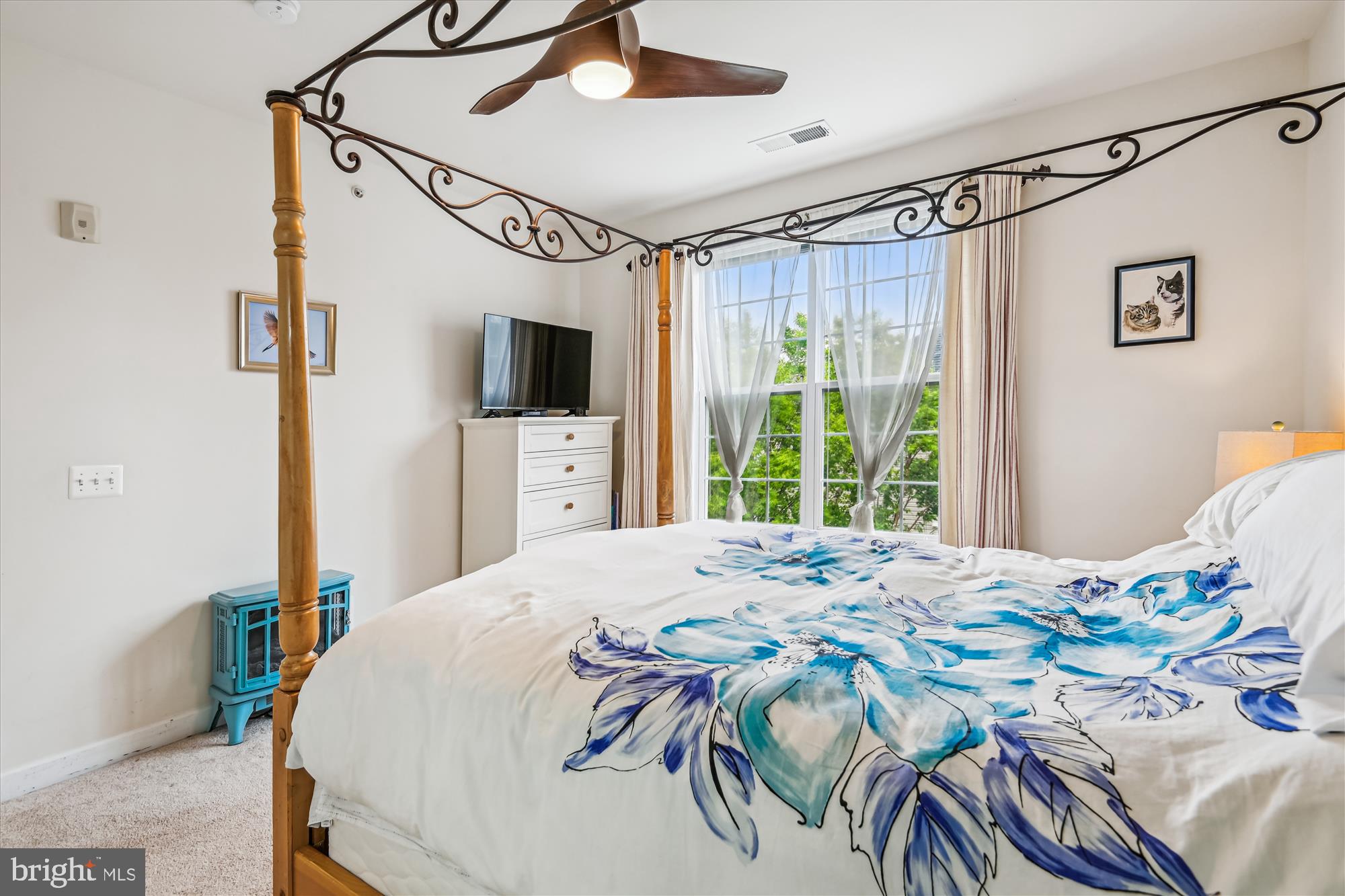 FOUR SEASONS - Residential Lease