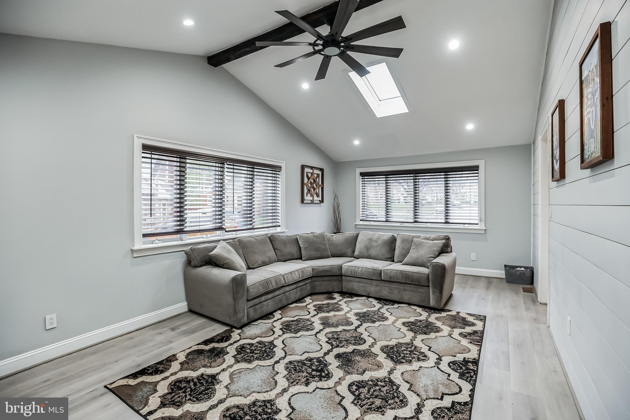 LAFAYETTE HILL - Residential