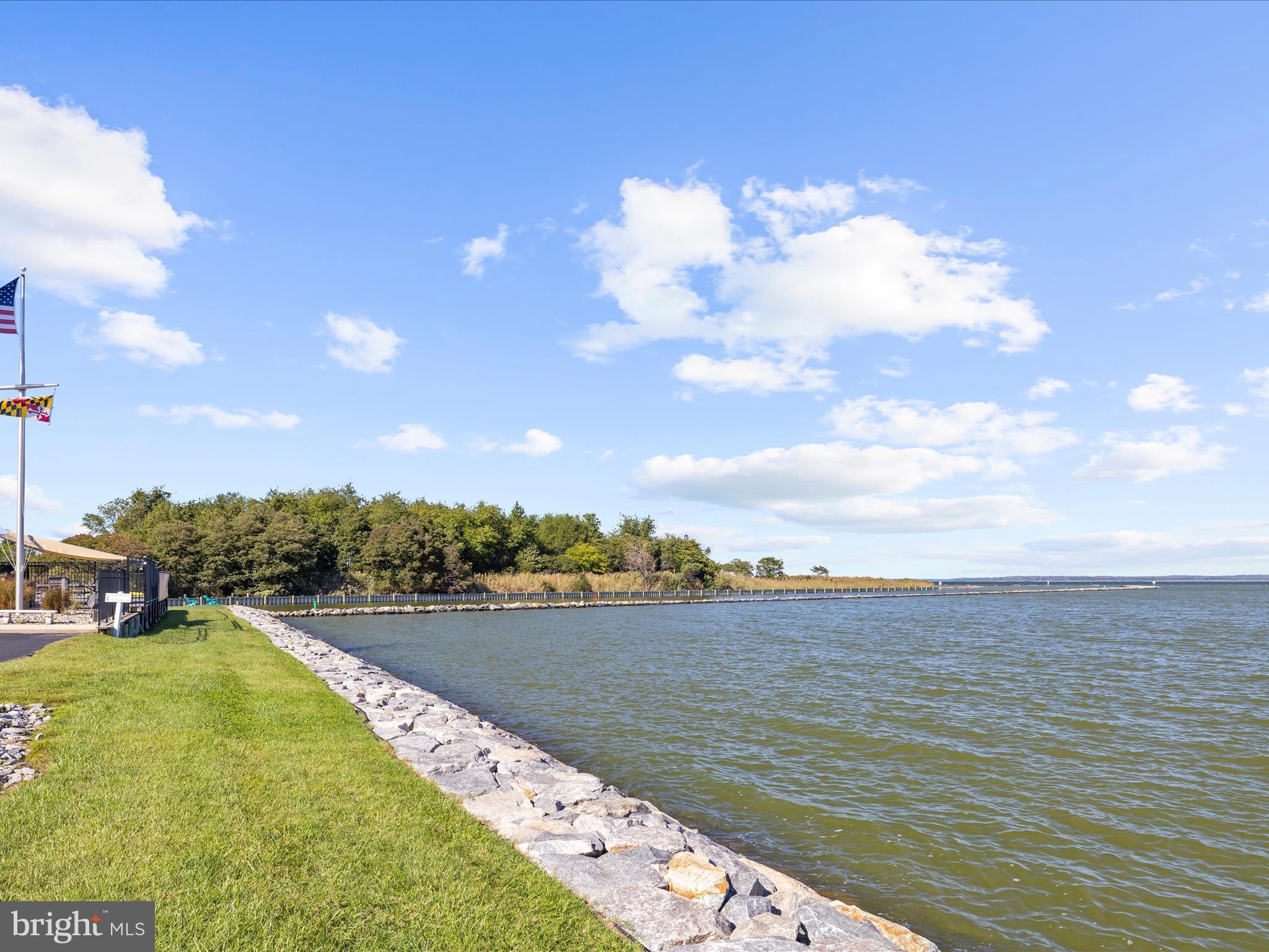 QUEENS LANDING - Residential