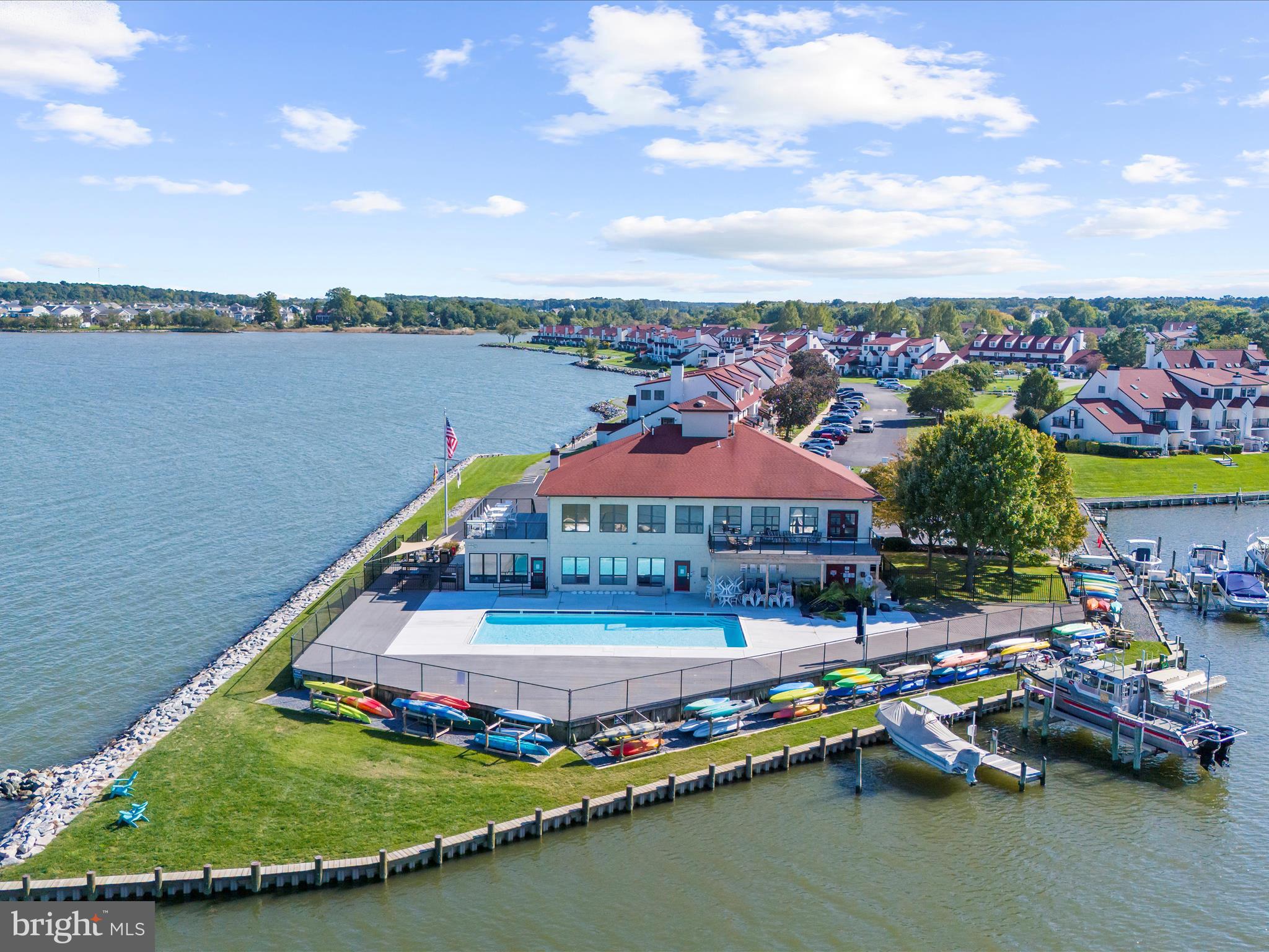 QUEENS LANDING - Residential