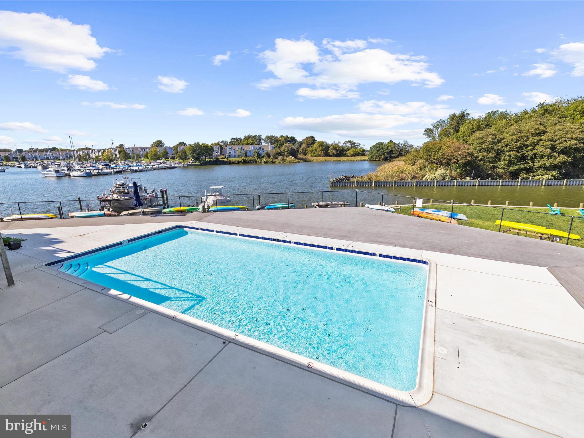 QUEENS LANDING - Residential