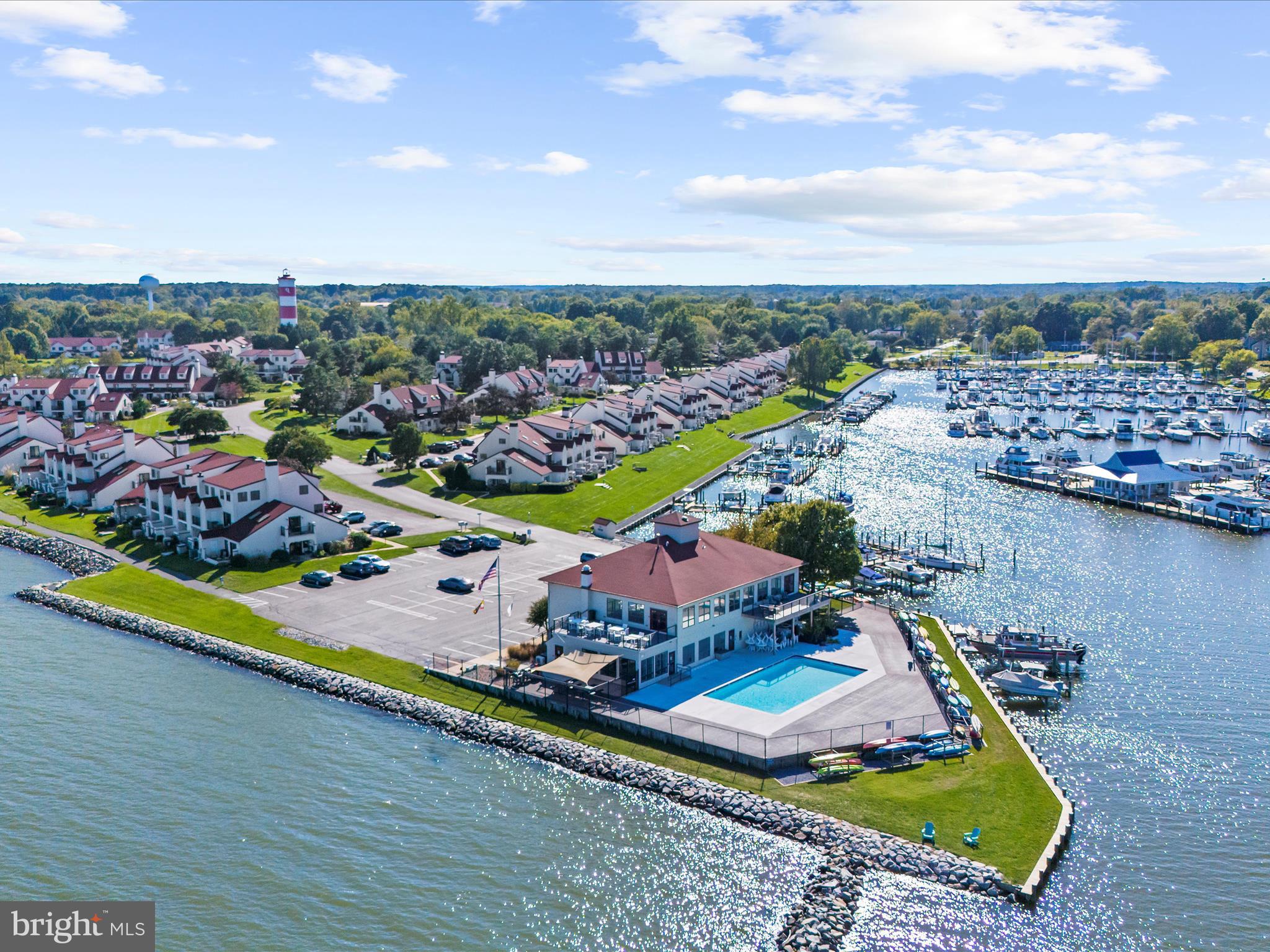 QUEENS LANDING - Residential