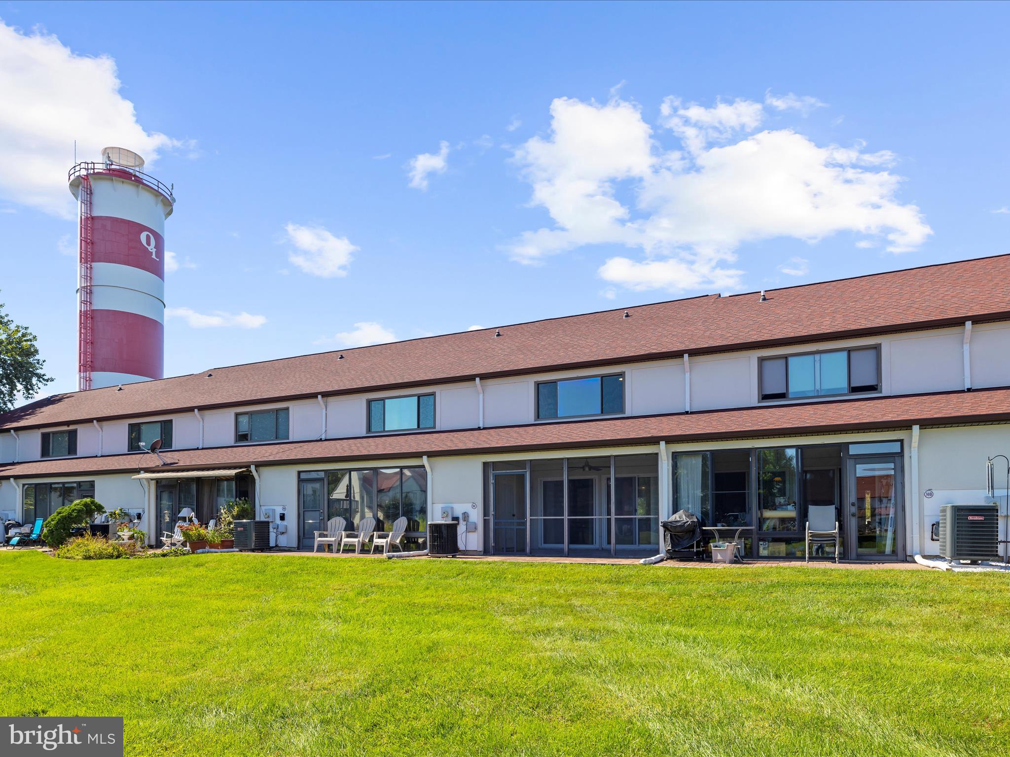 QUEENS LANDING - Residential