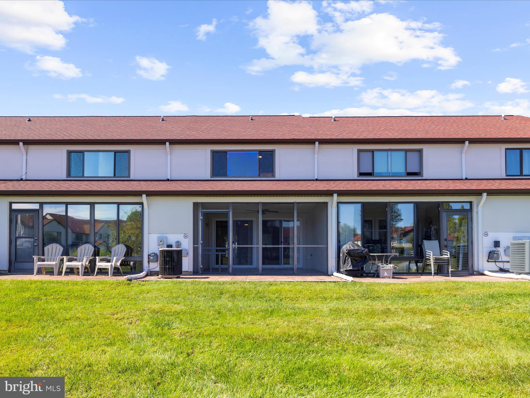 QUEENS LANDING - Residential