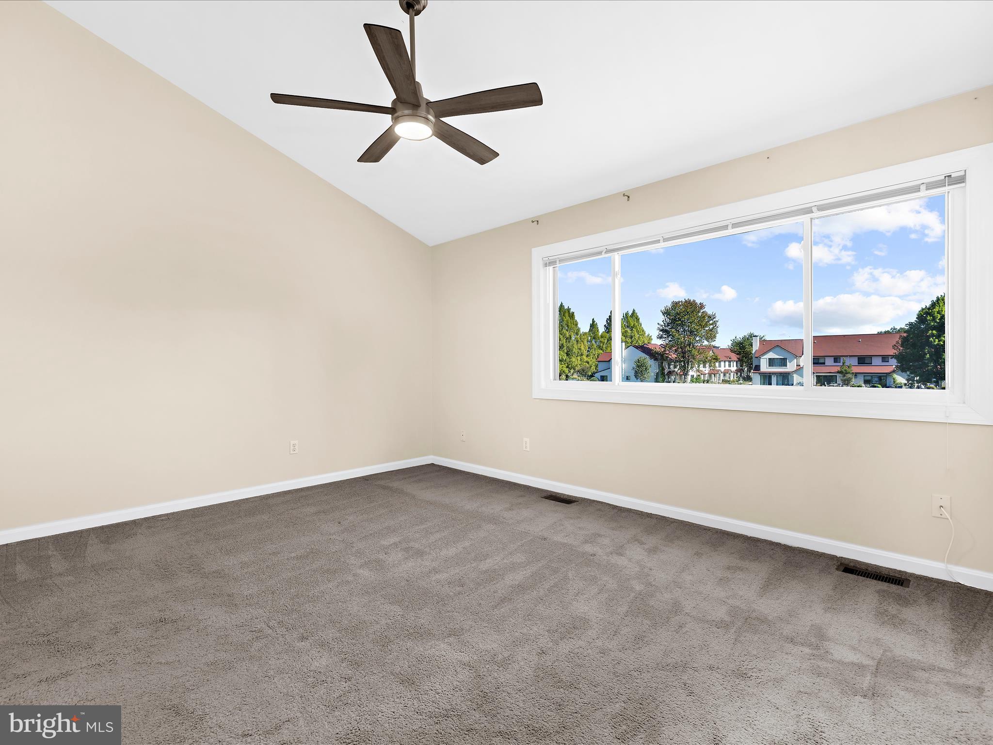 QUEENS LANDING - Residential