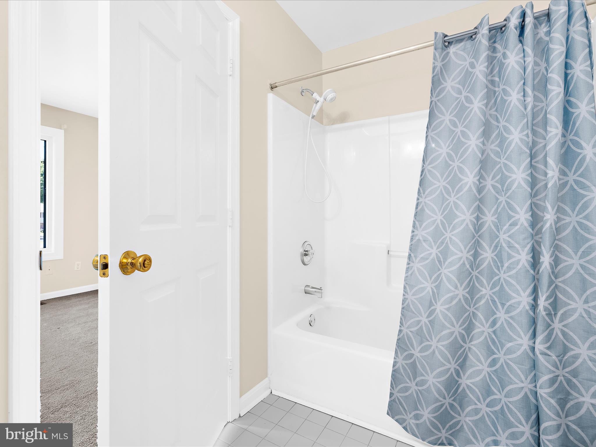 QUEENS LANDING - Residential