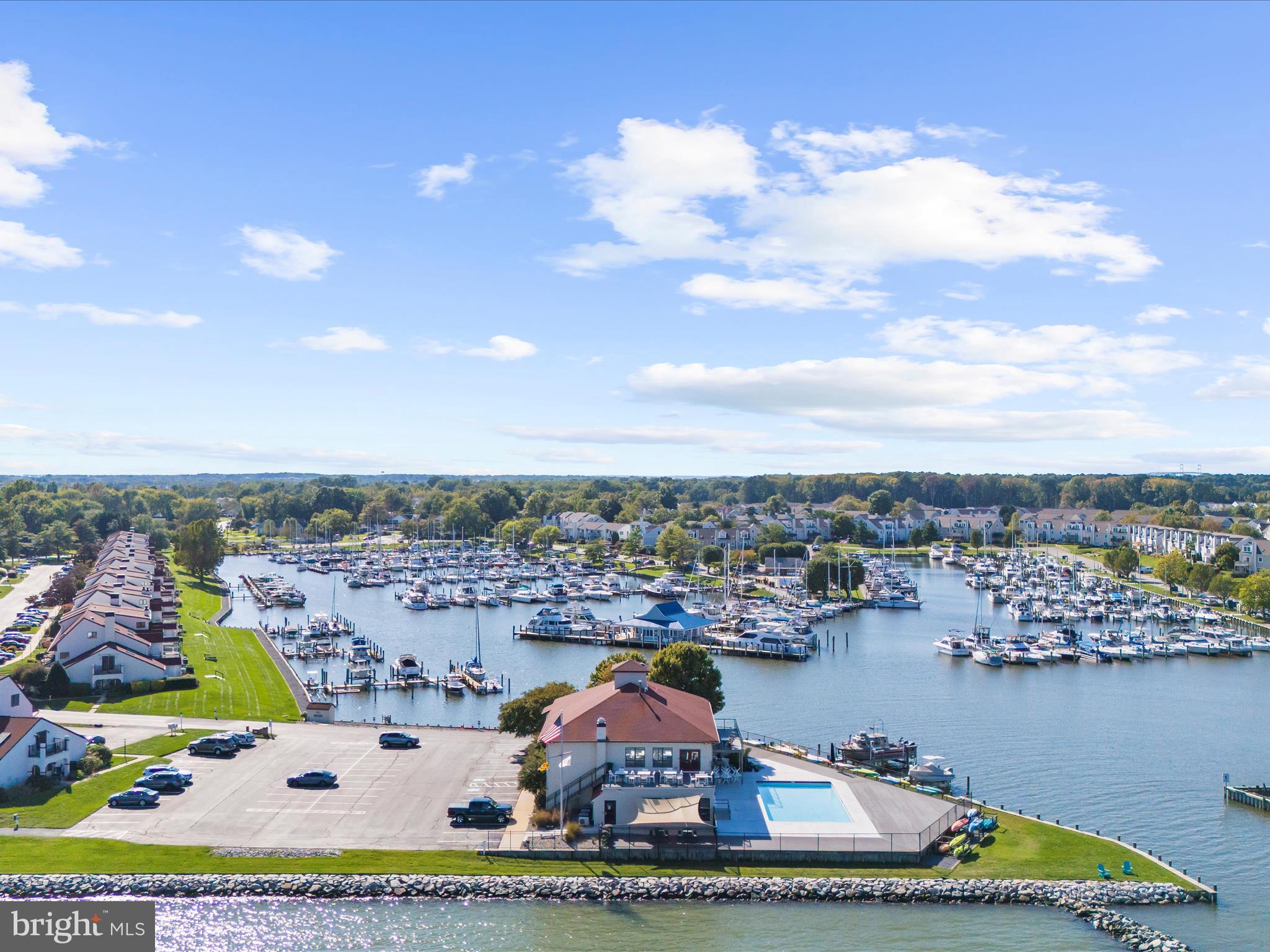 QUEENS LANDING - Residential