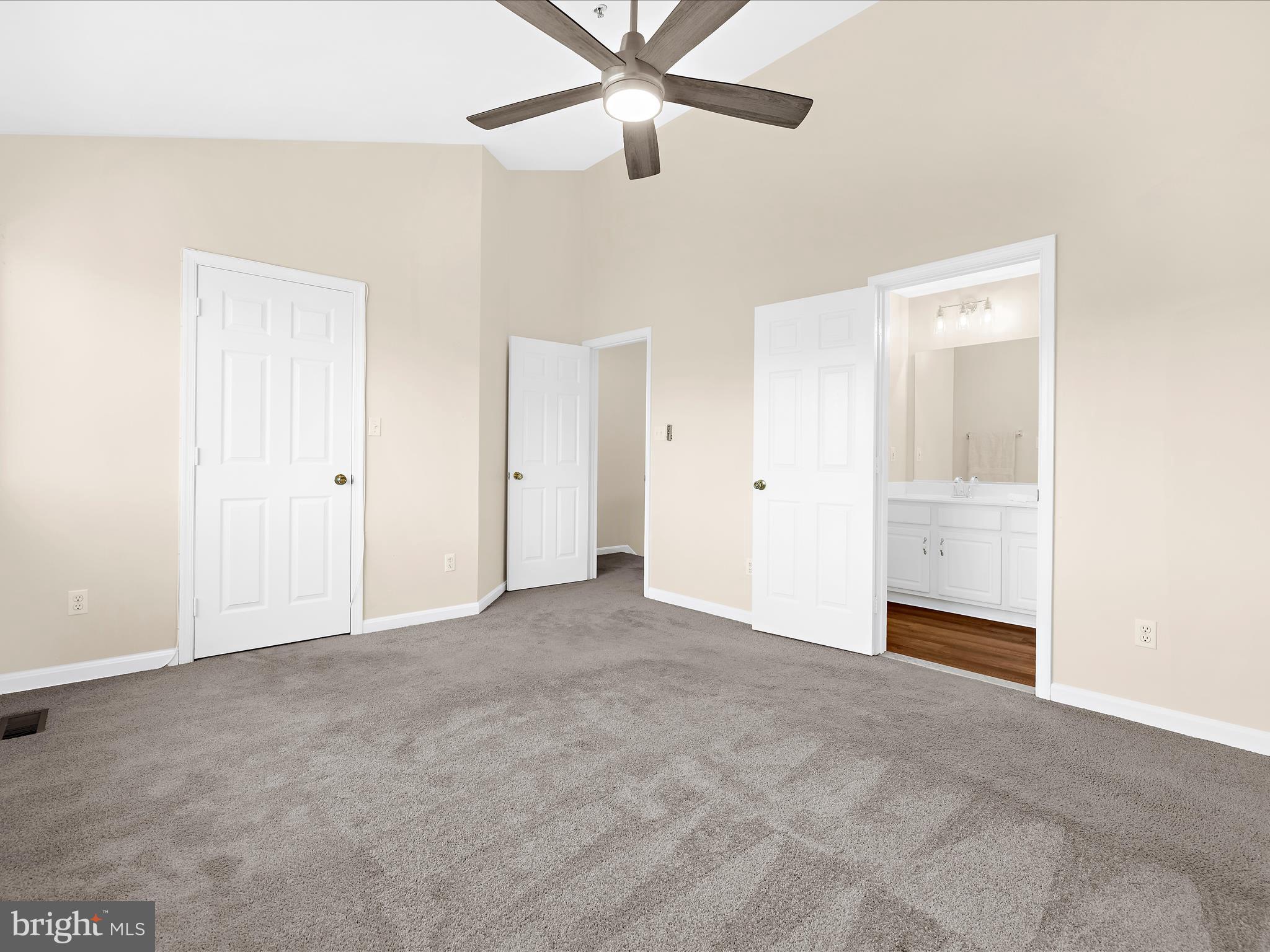 QUEENS LANDING - Residential