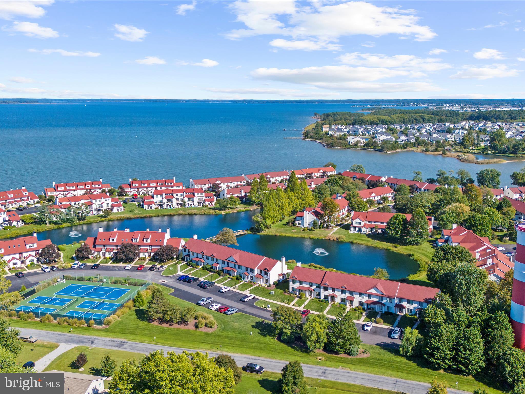 QUEENS LANDING - Residential