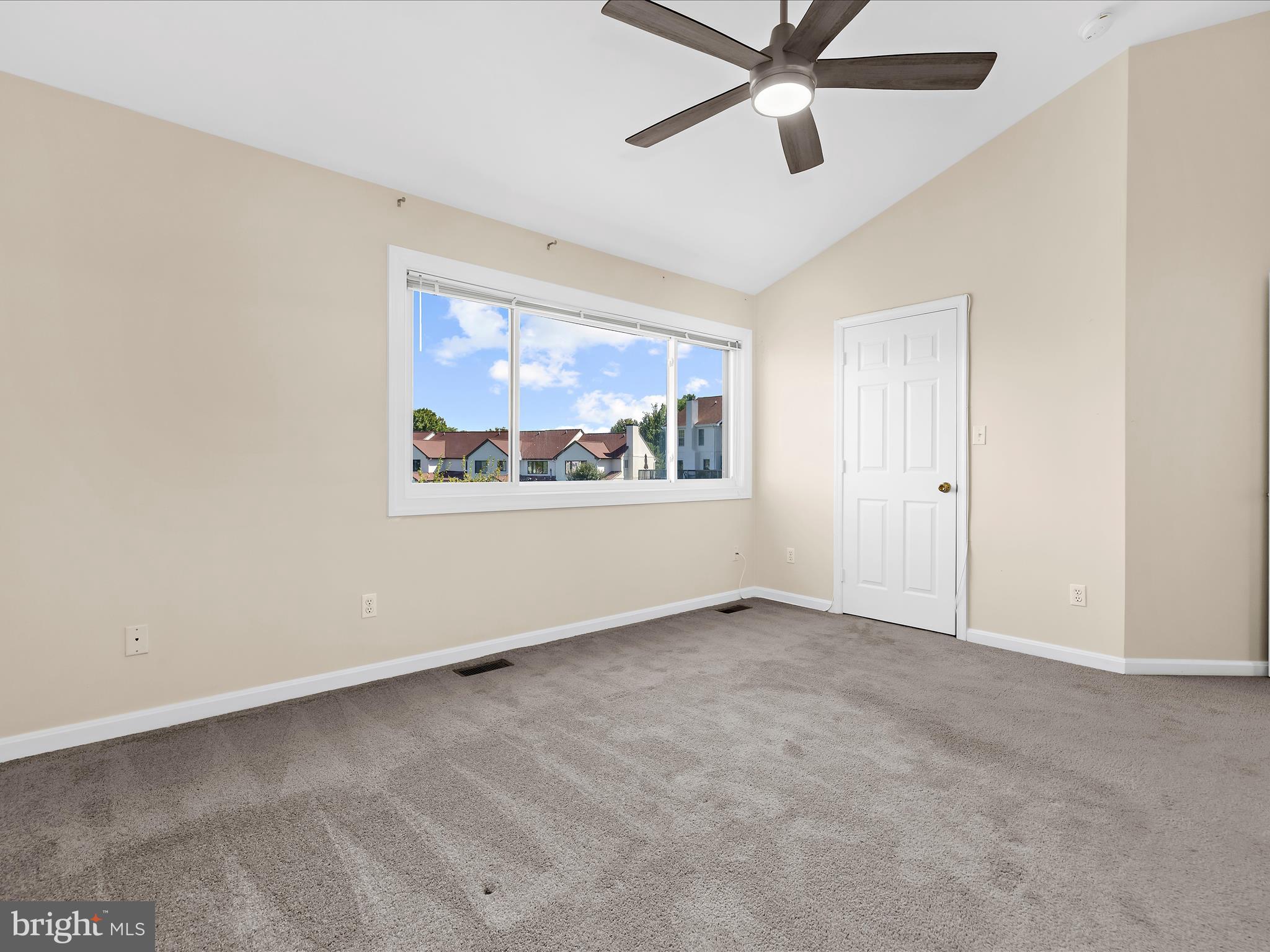 QUEENS LANDING - Residential