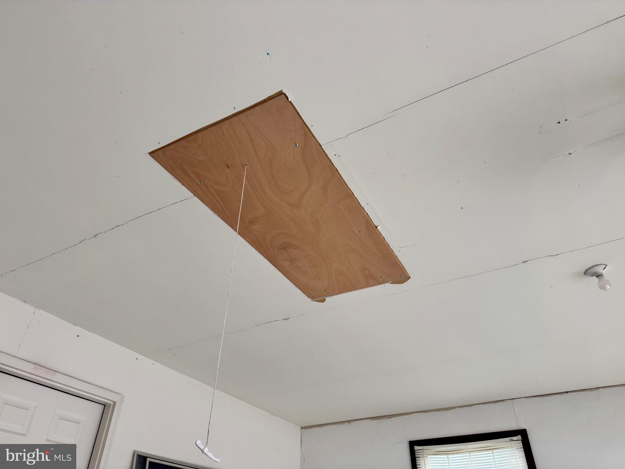 COACH & FOUR - Residential