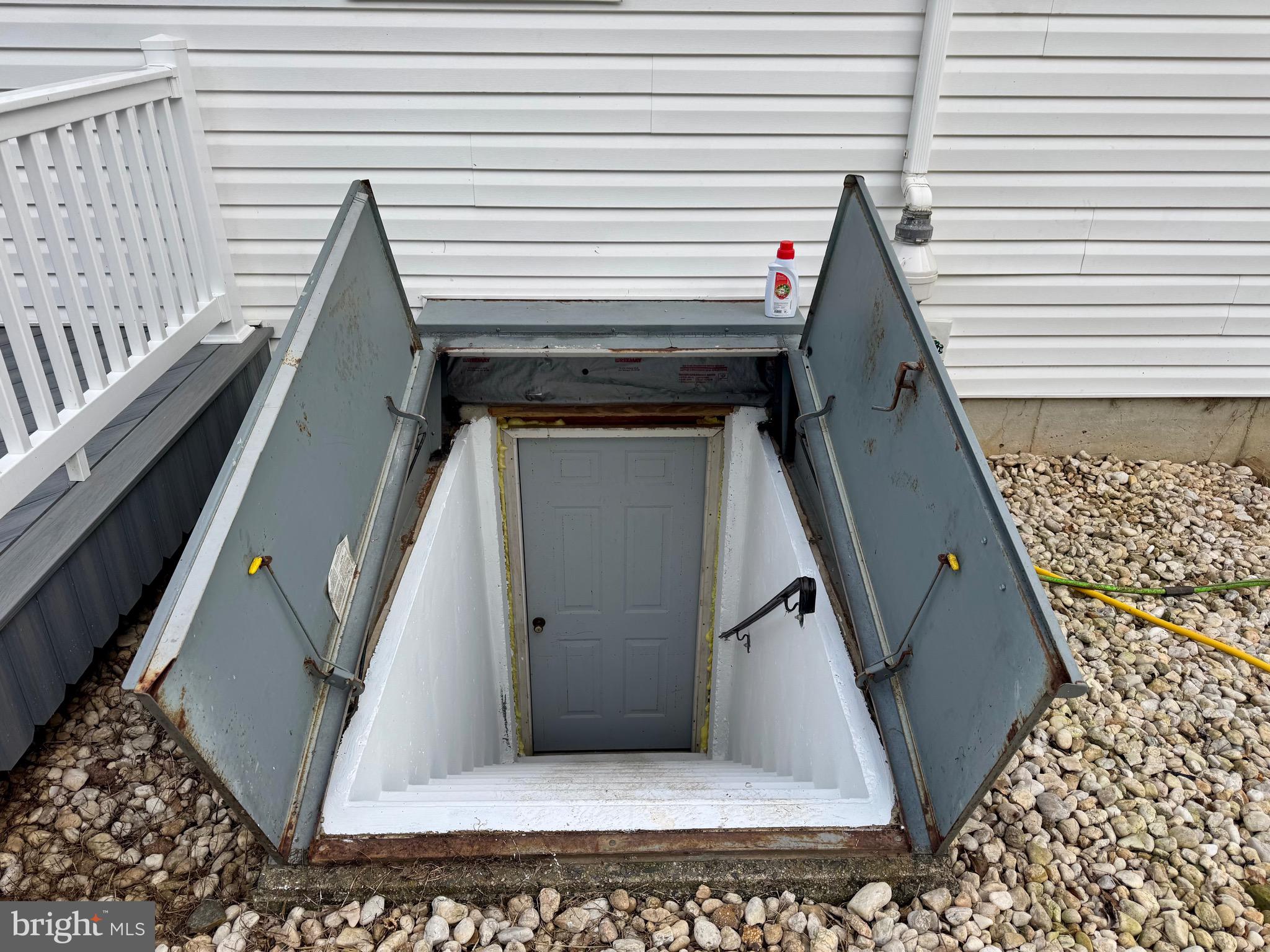 COACH & FOUR - Residential