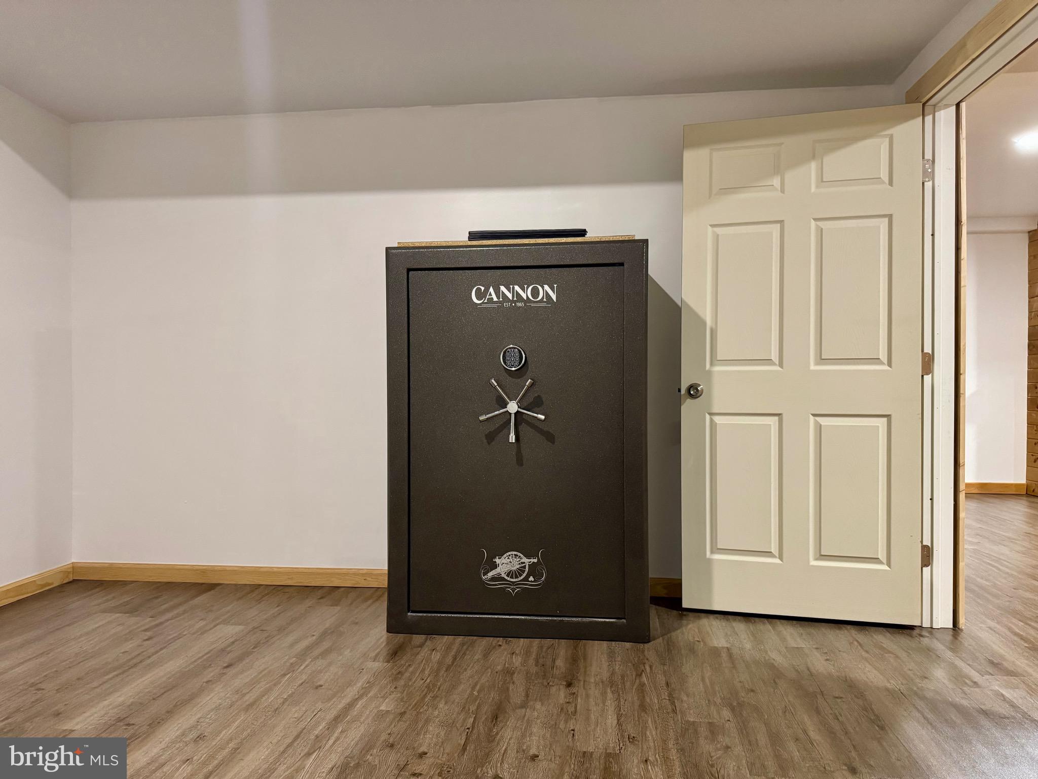 COACH & FOUR - Residential