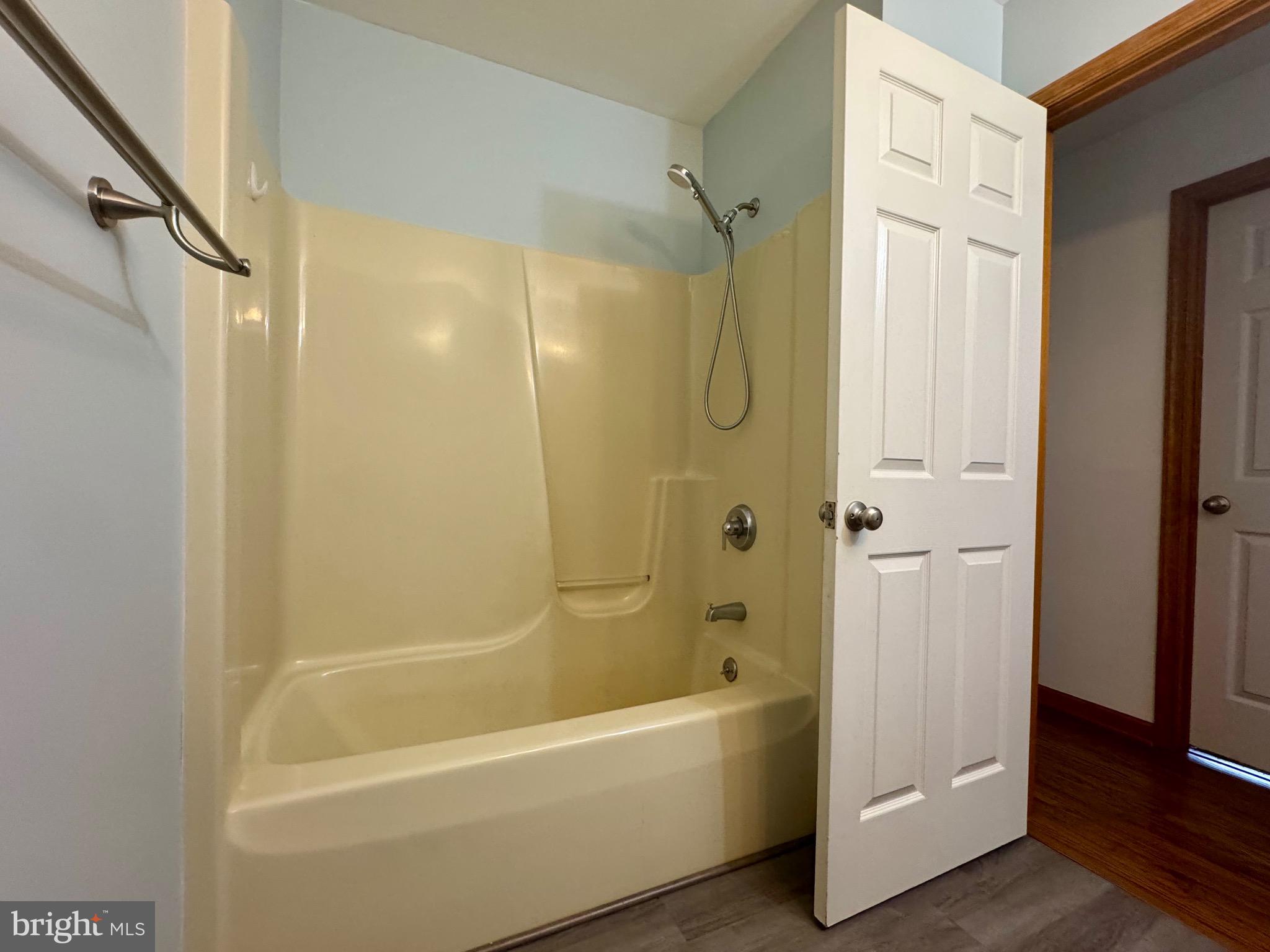 COACH & FOUR - Residential