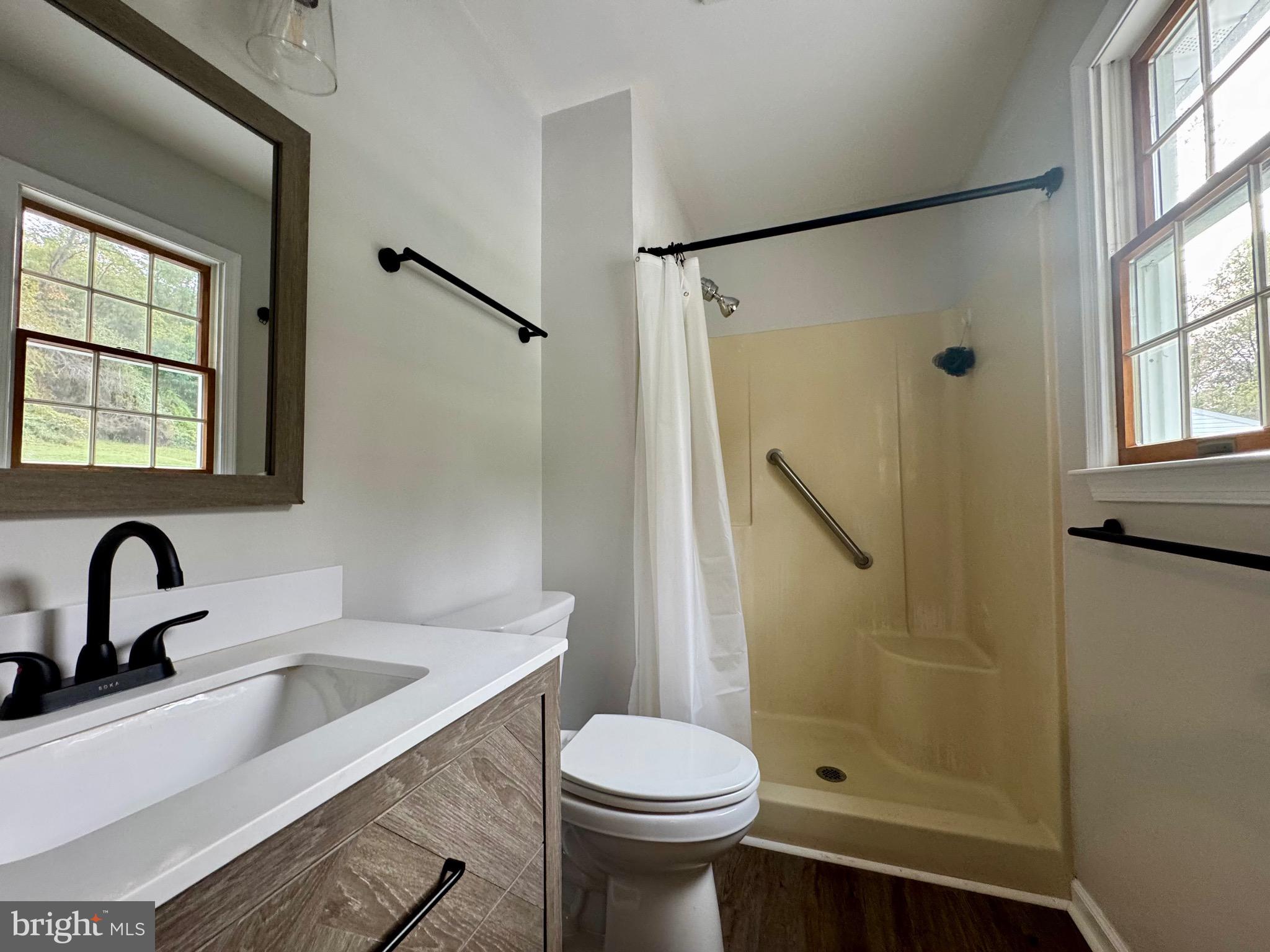 COACH & FOUR - Residential