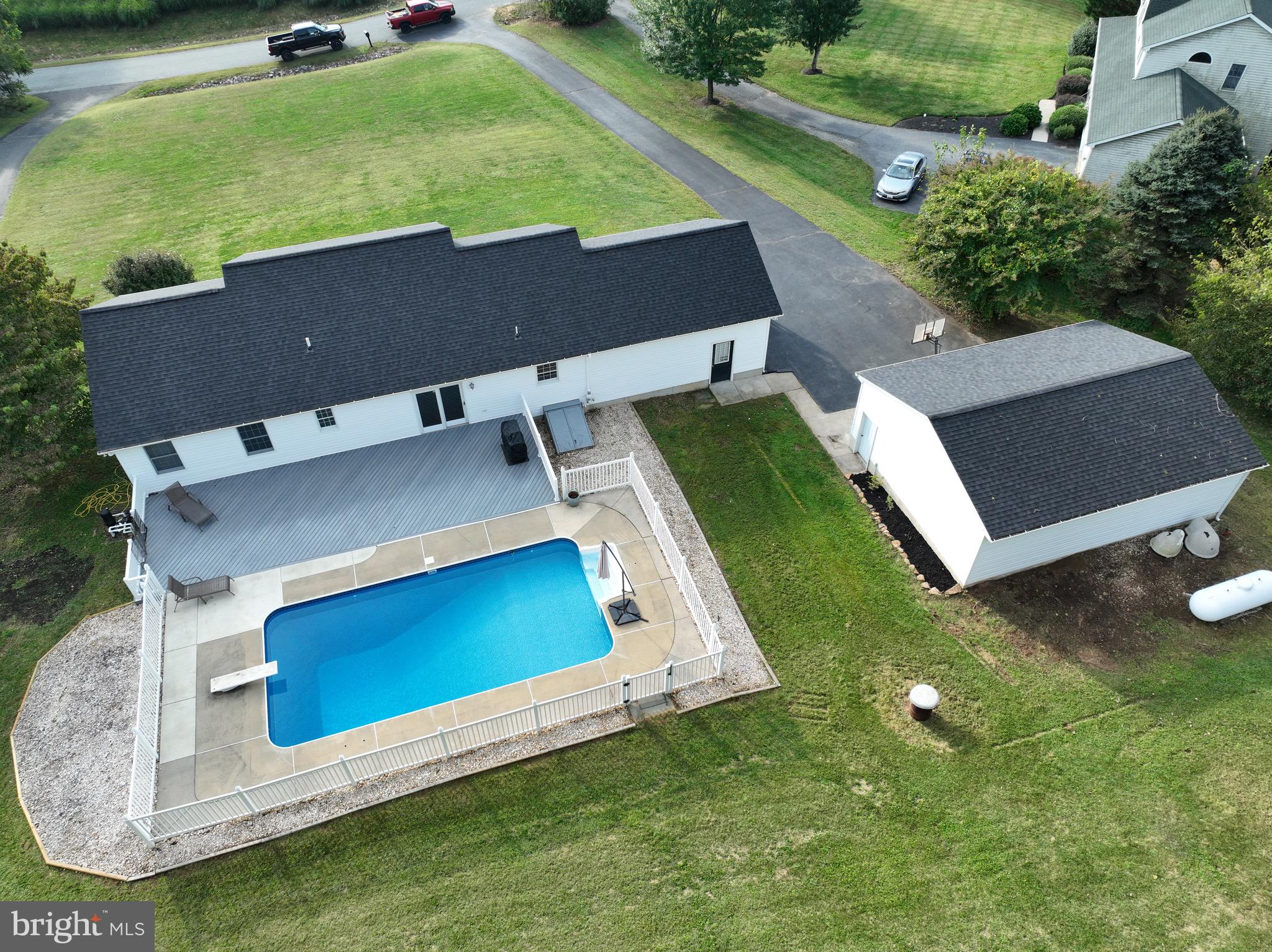 COACH & FOUR - Residential