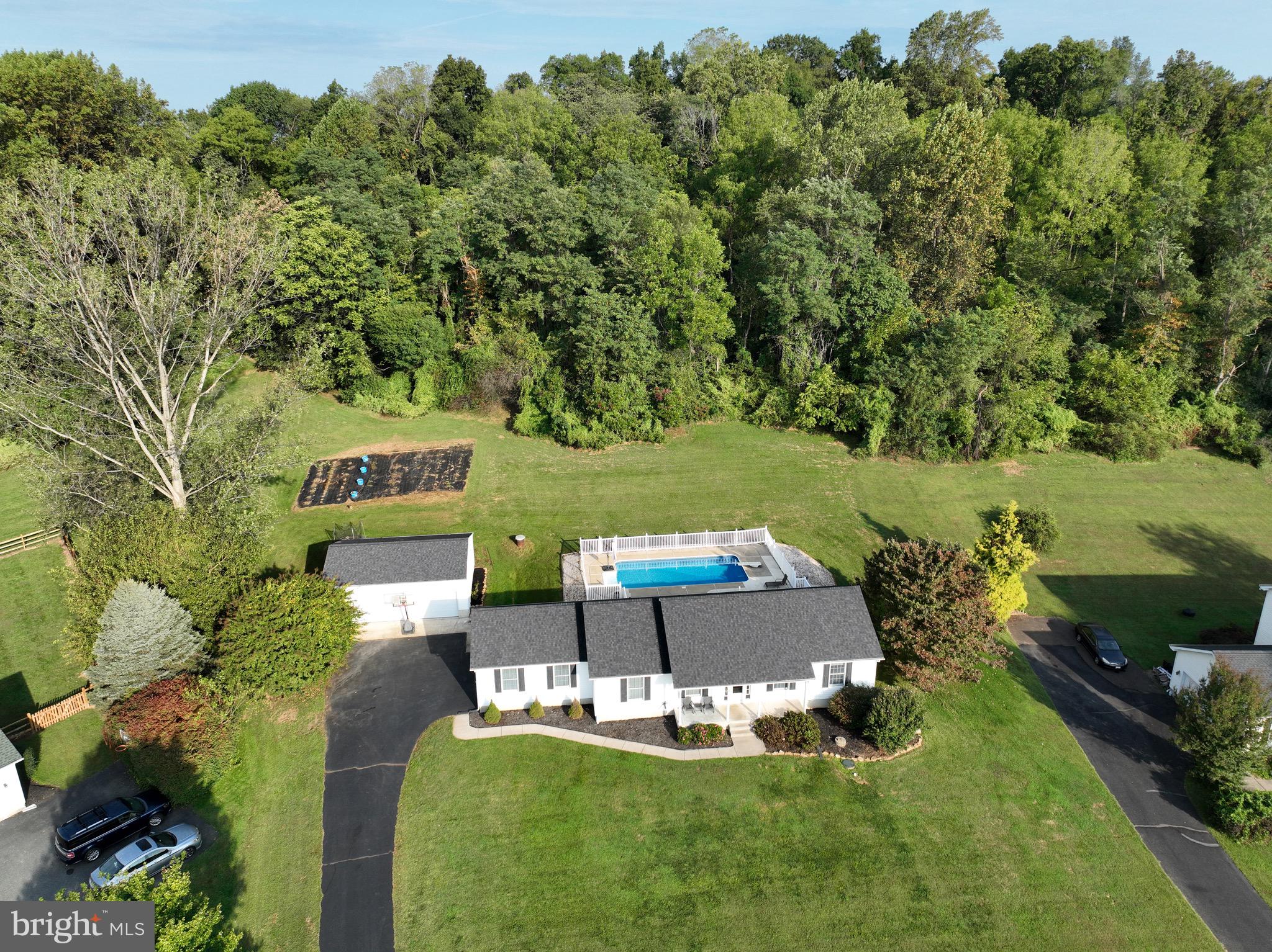 COACH & FOUR - Residential