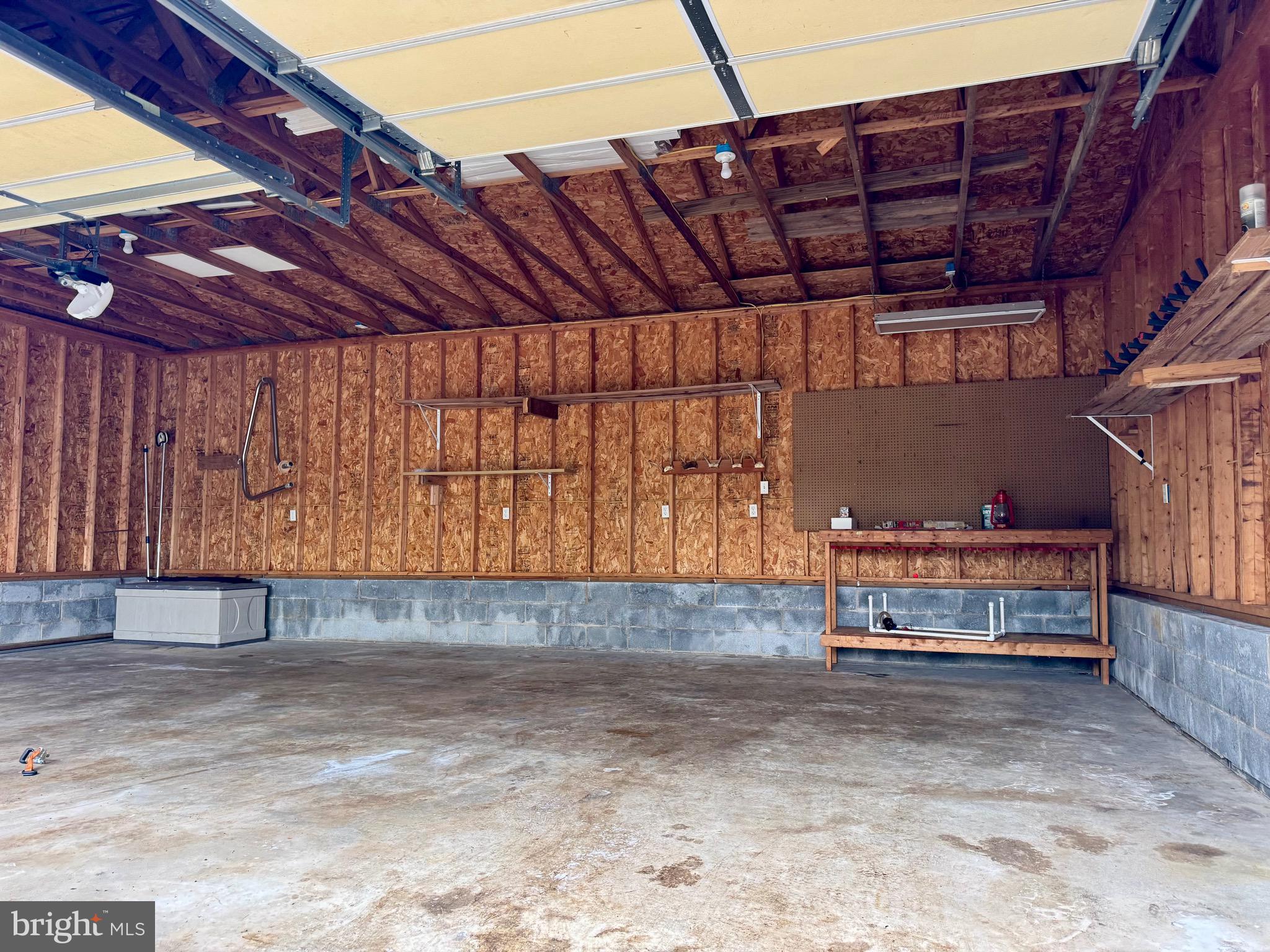 COACH & FOUR - Residential