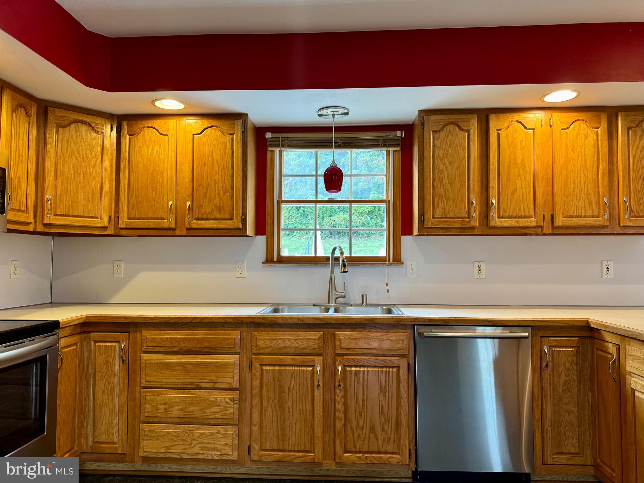 COACH & FOUR - Residential