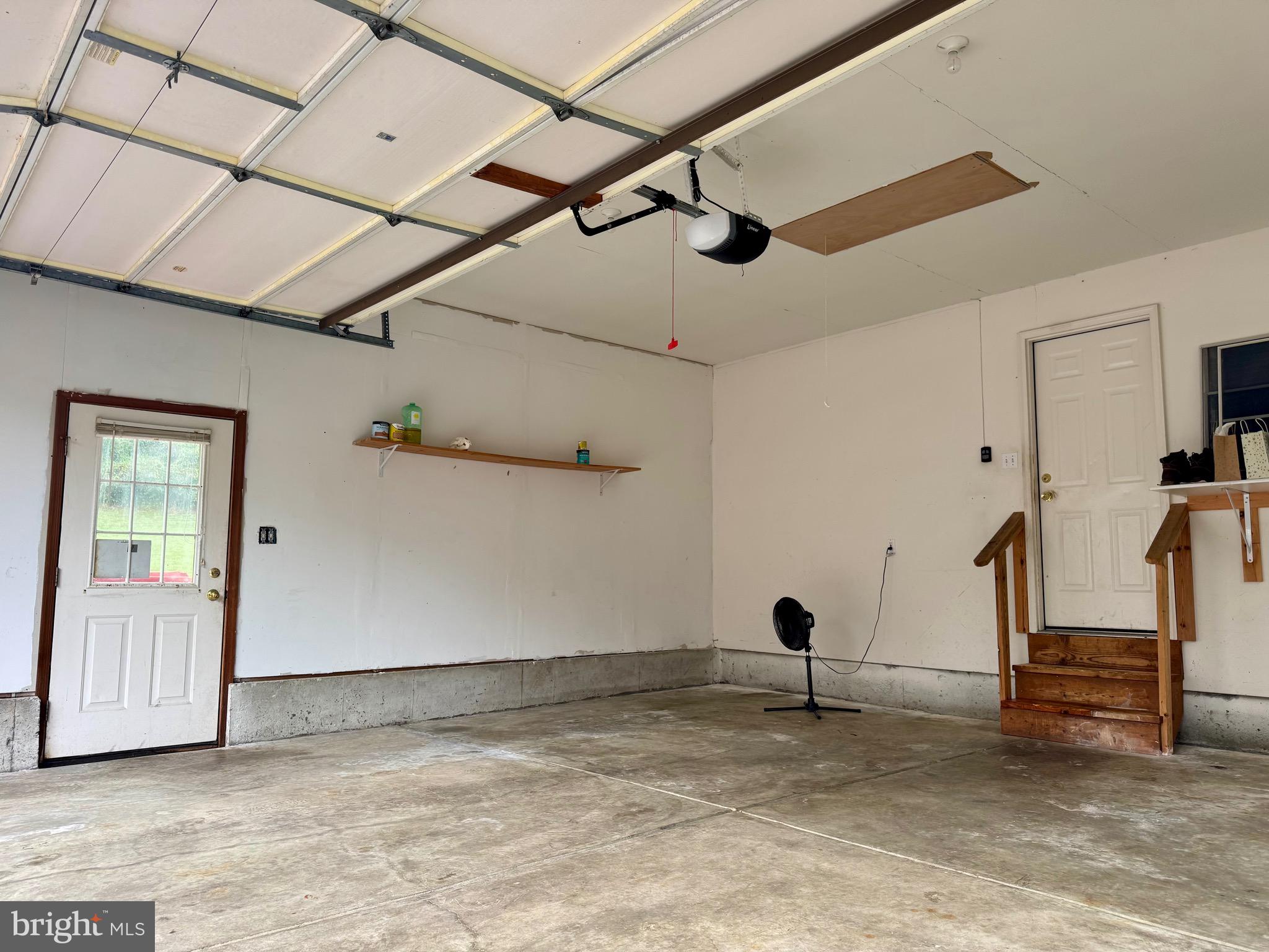 COACH & FOUR - Residential