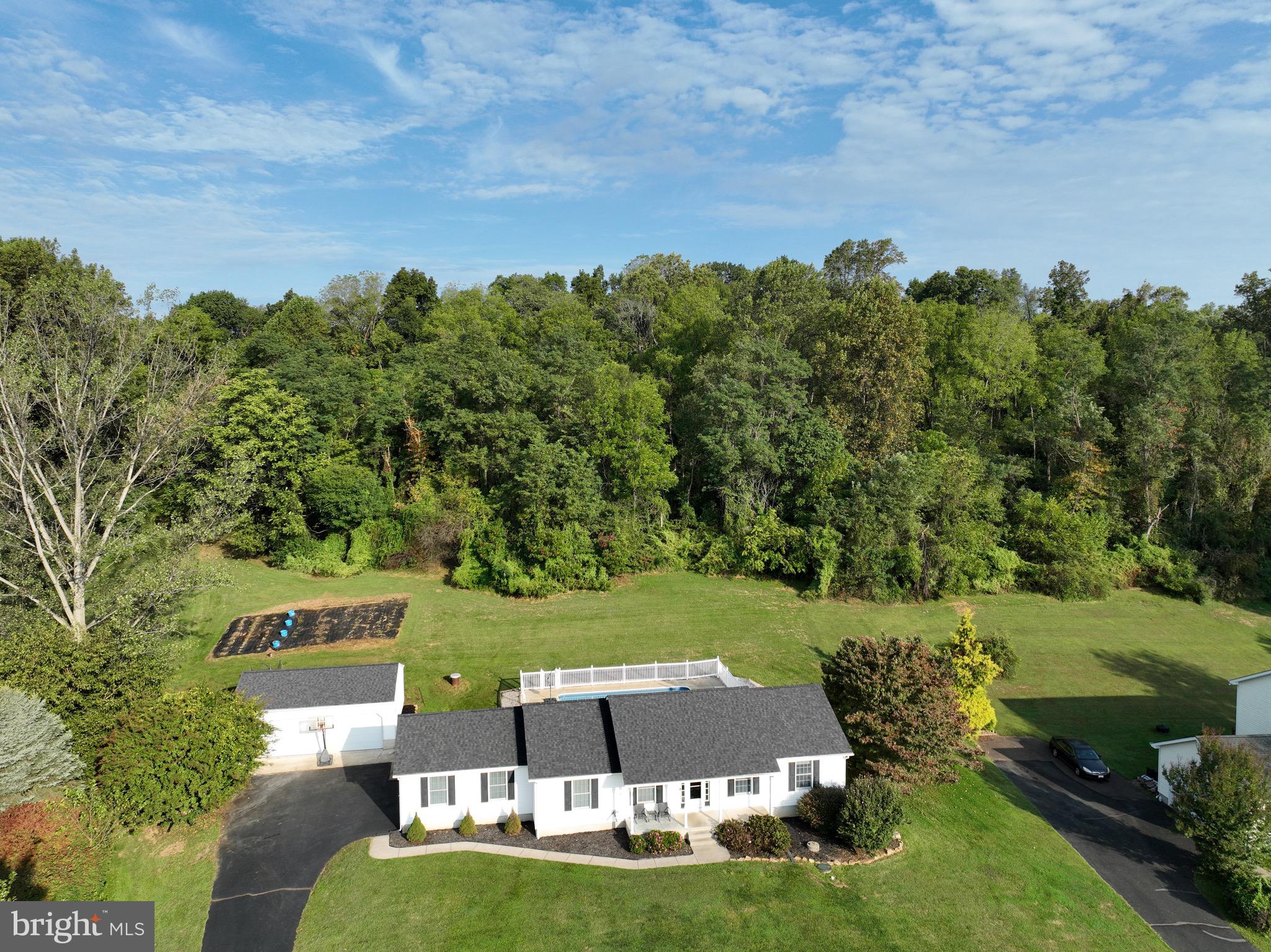 COACH & FOUR - Residential