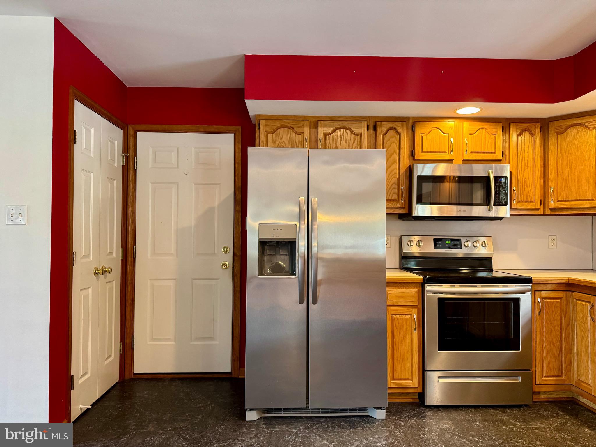 COACH & FOUR - Residential