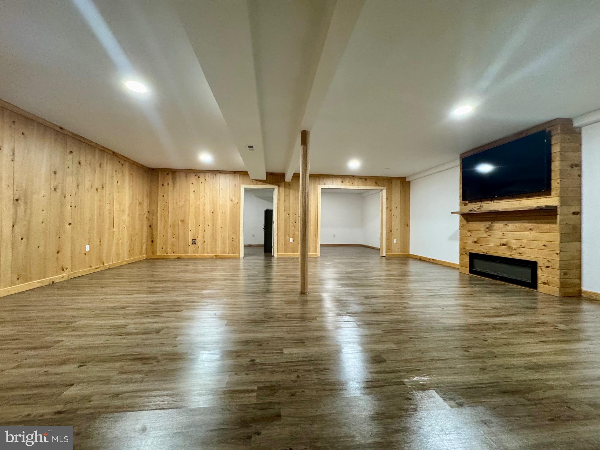 COACH & FOUR - Residential