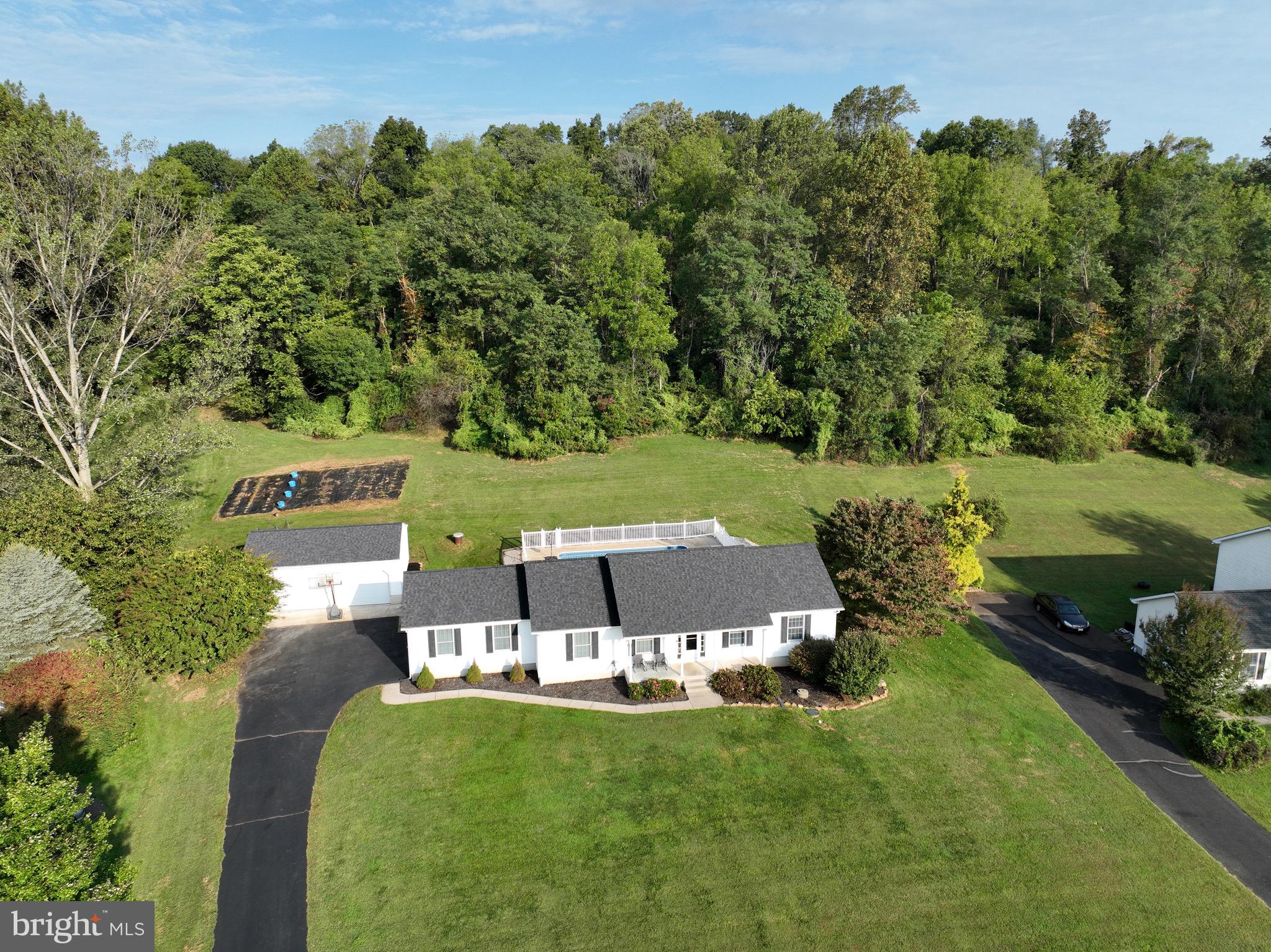 COACH & FOUR - Residential