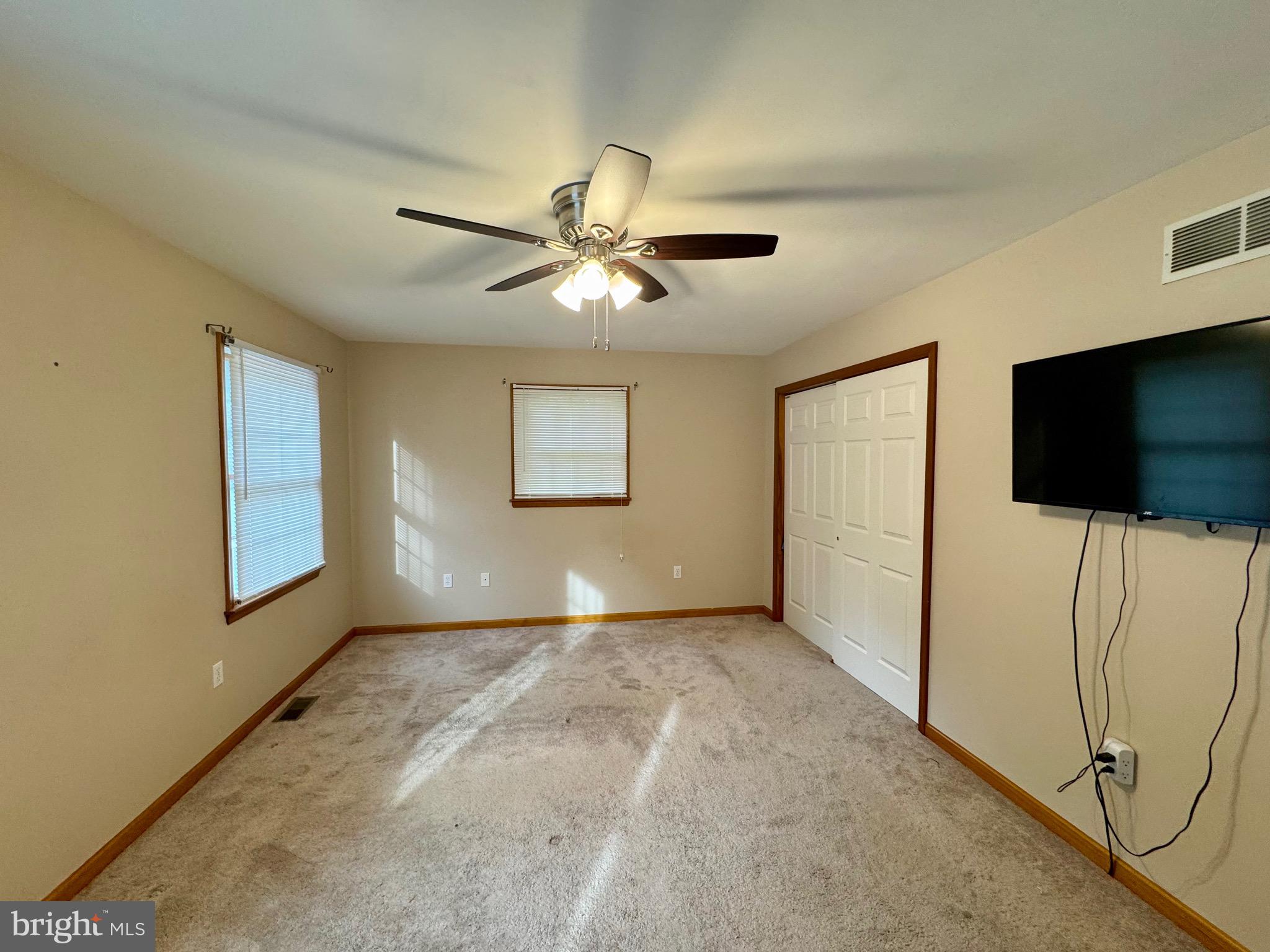 COACH & FOUR - Residential