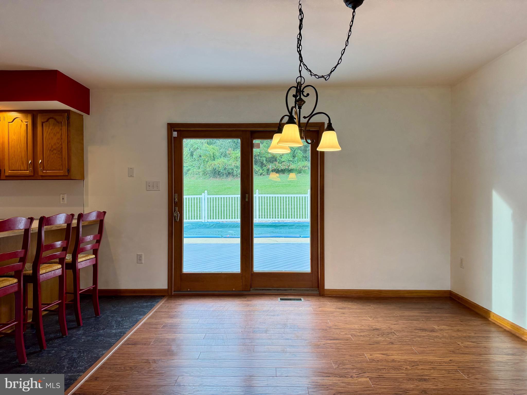 COACH & FOUR - Residential