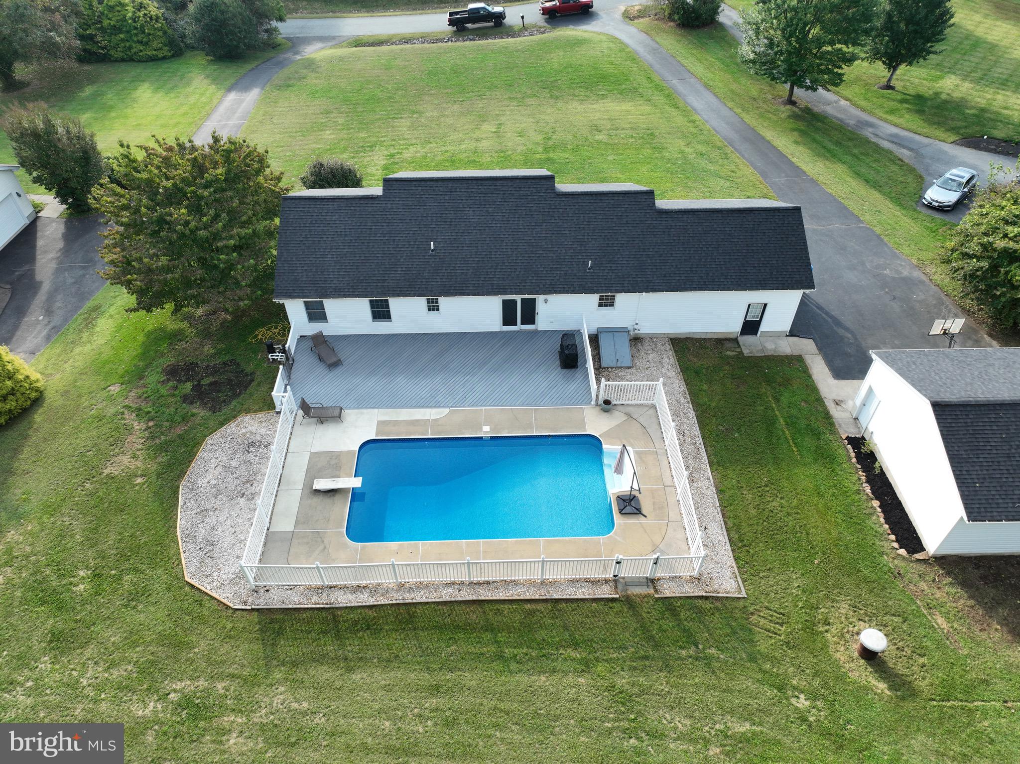 COACH & FOUR - Residential