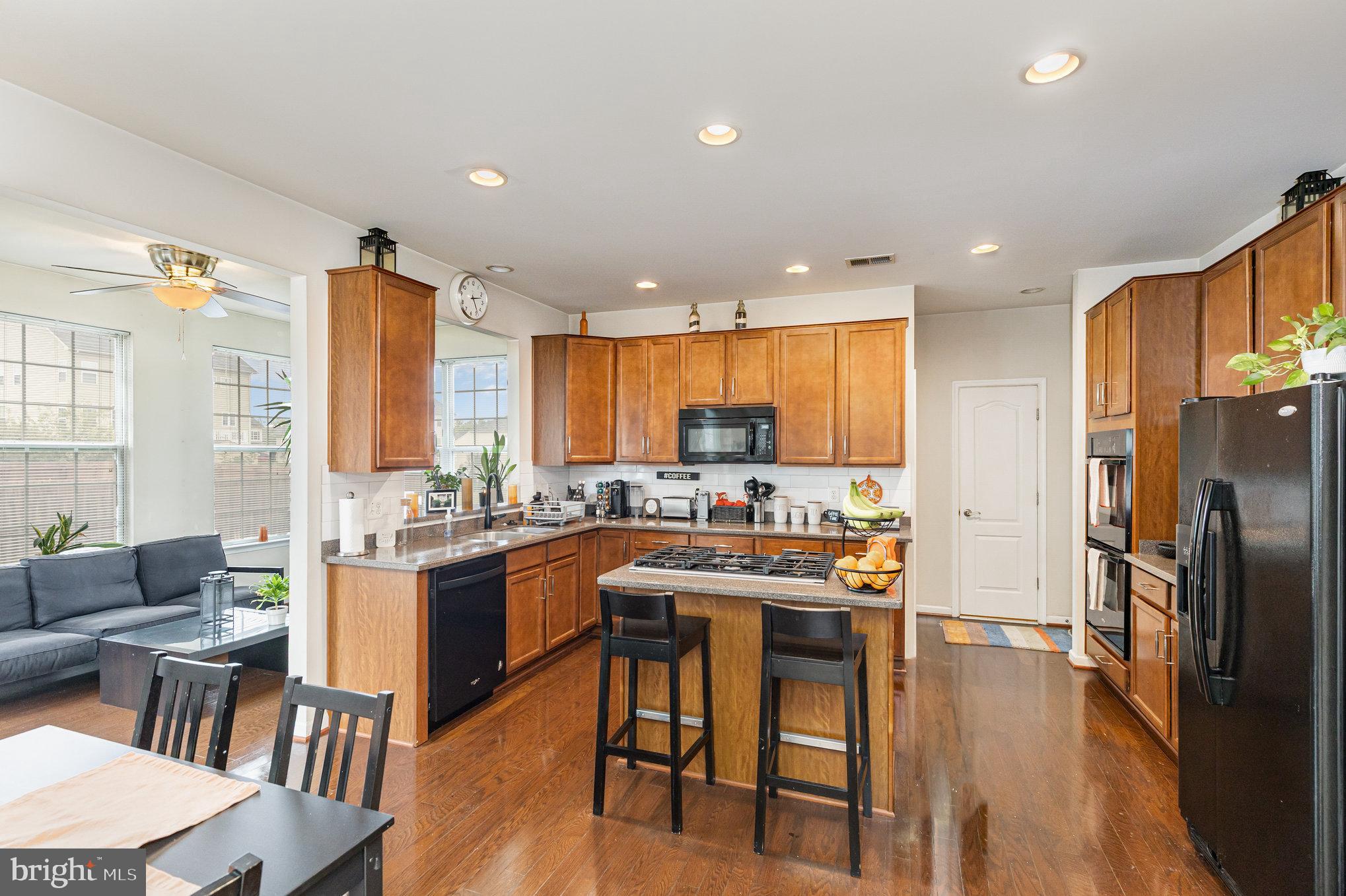 STAFFORD LAKES - Residential