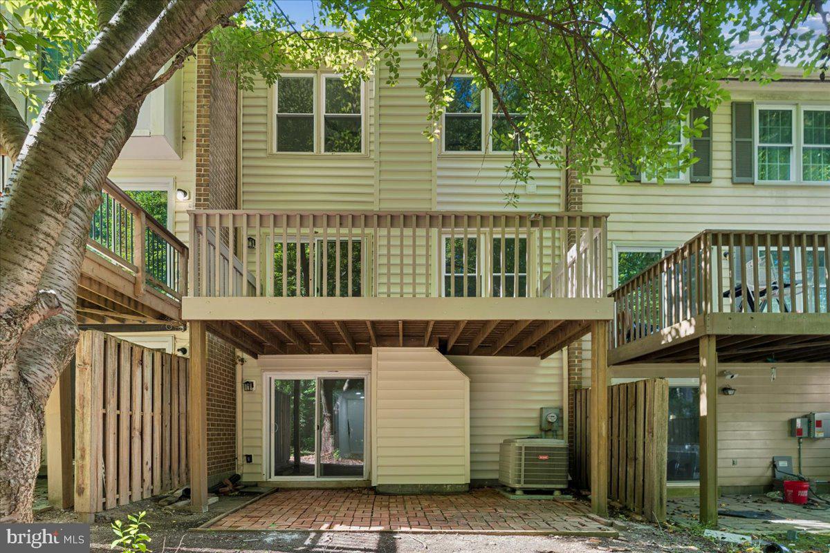 10057 MAPLE LEAF DRIVE
