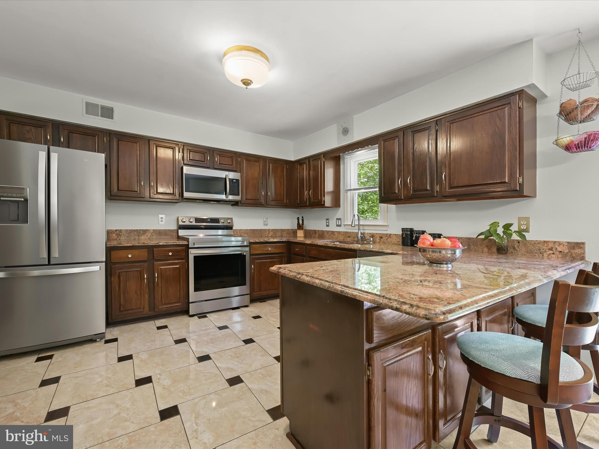 OAK SPRINGS - Residential