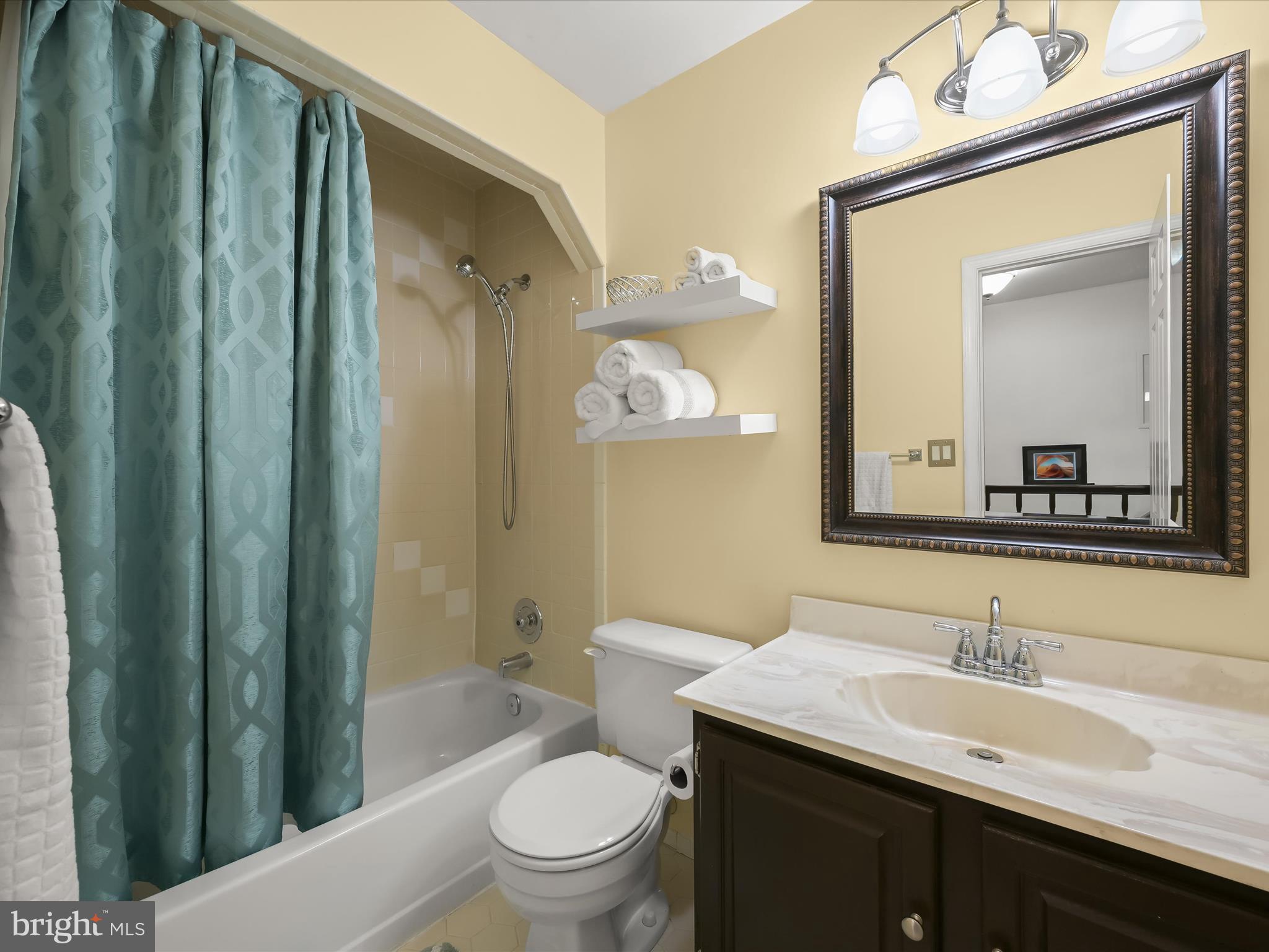 OAK SPRINGS - Residential