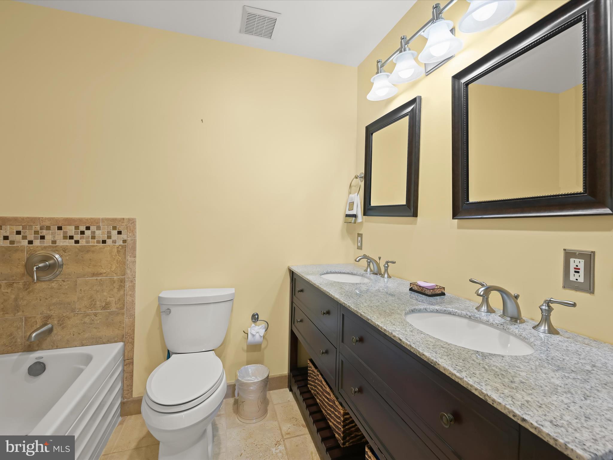 OAK SPRINGS - Residential