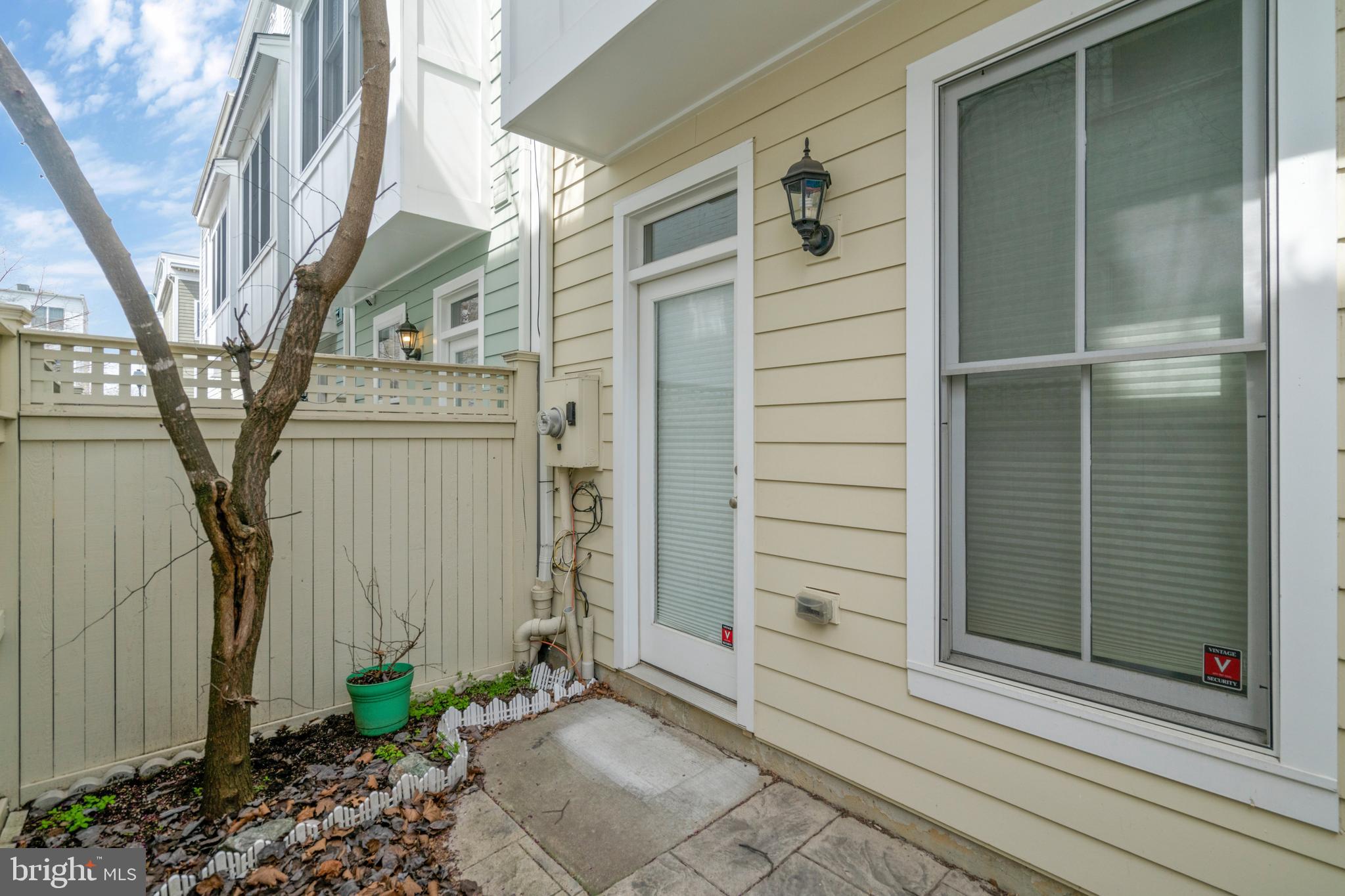 JAMES BLAND HOMES - Residential