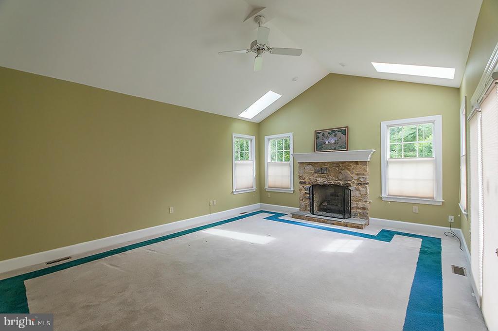 WILLOWDALE - Residential