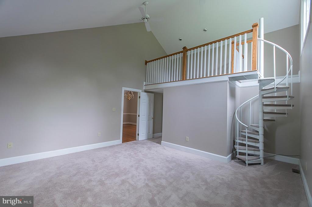 WILLOWDALE - Residential