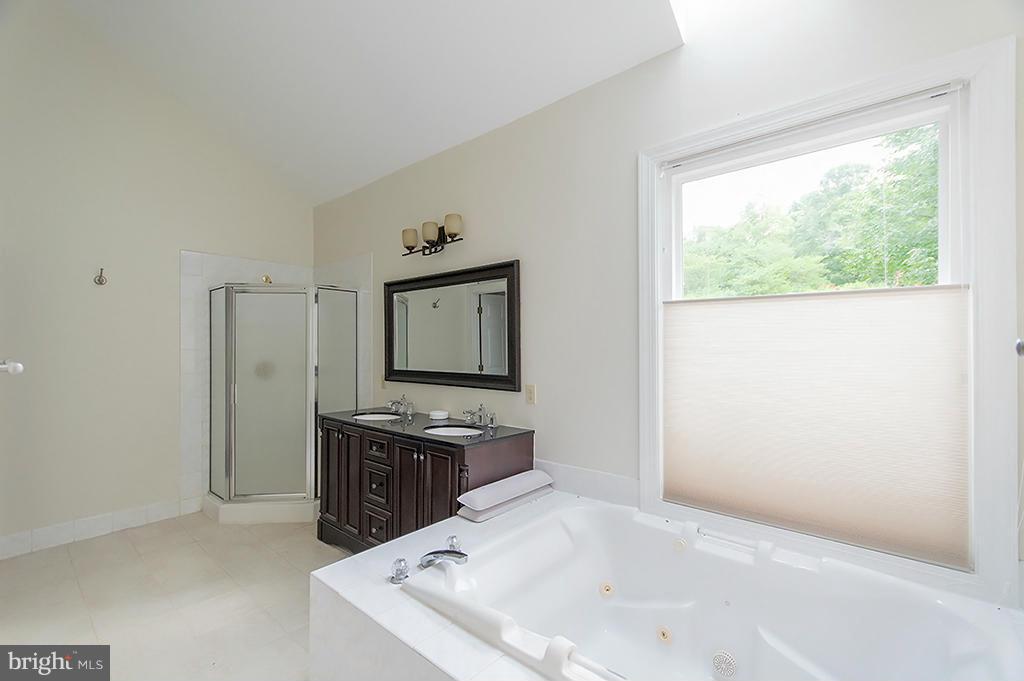 WILLOWDALE - Residential