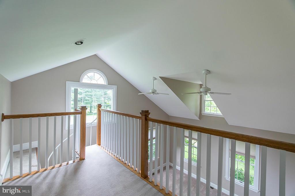 WILLOWDALE - Residential