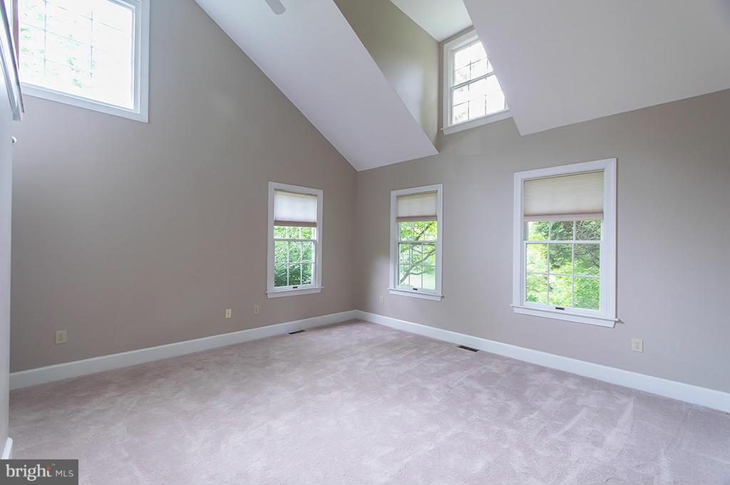 WILLOWDALE - Residential