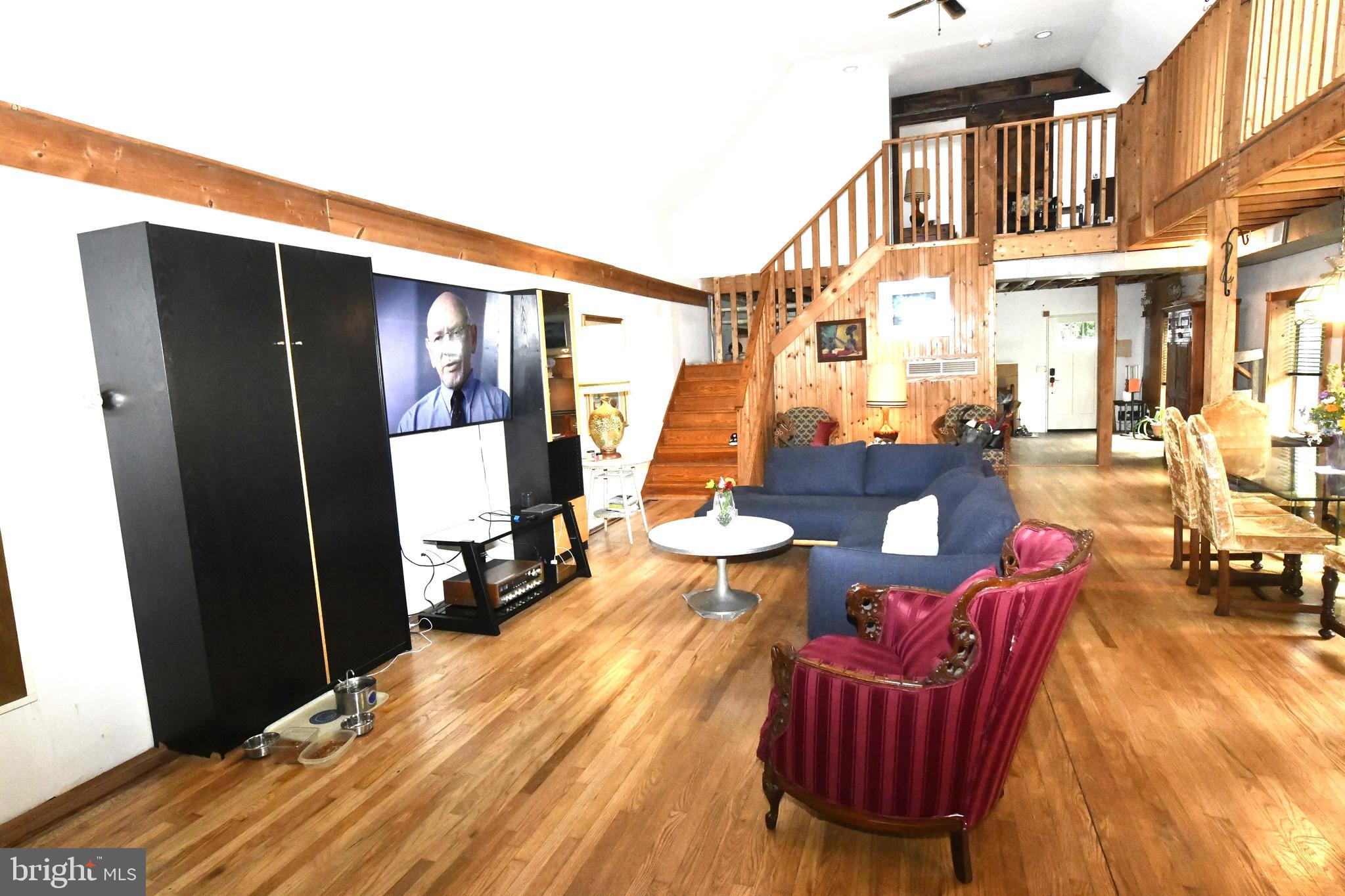 1832 FERN GLEN DRIVE