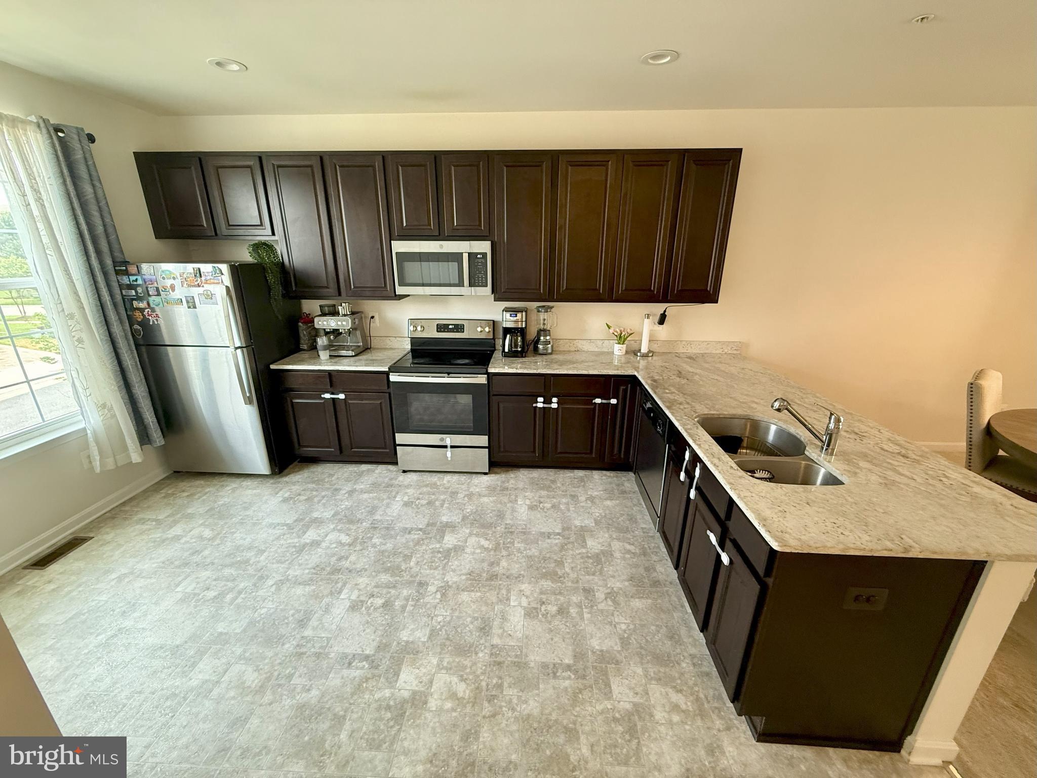 PRINCE FREDERICK CROSSING - Residential Lease